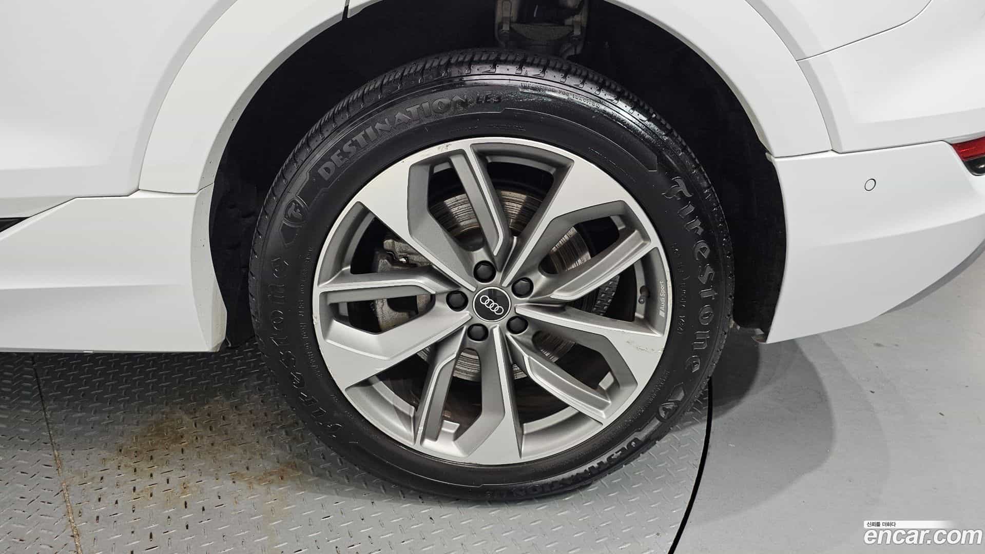 e-tron Audi 2021.9-OUTER-031