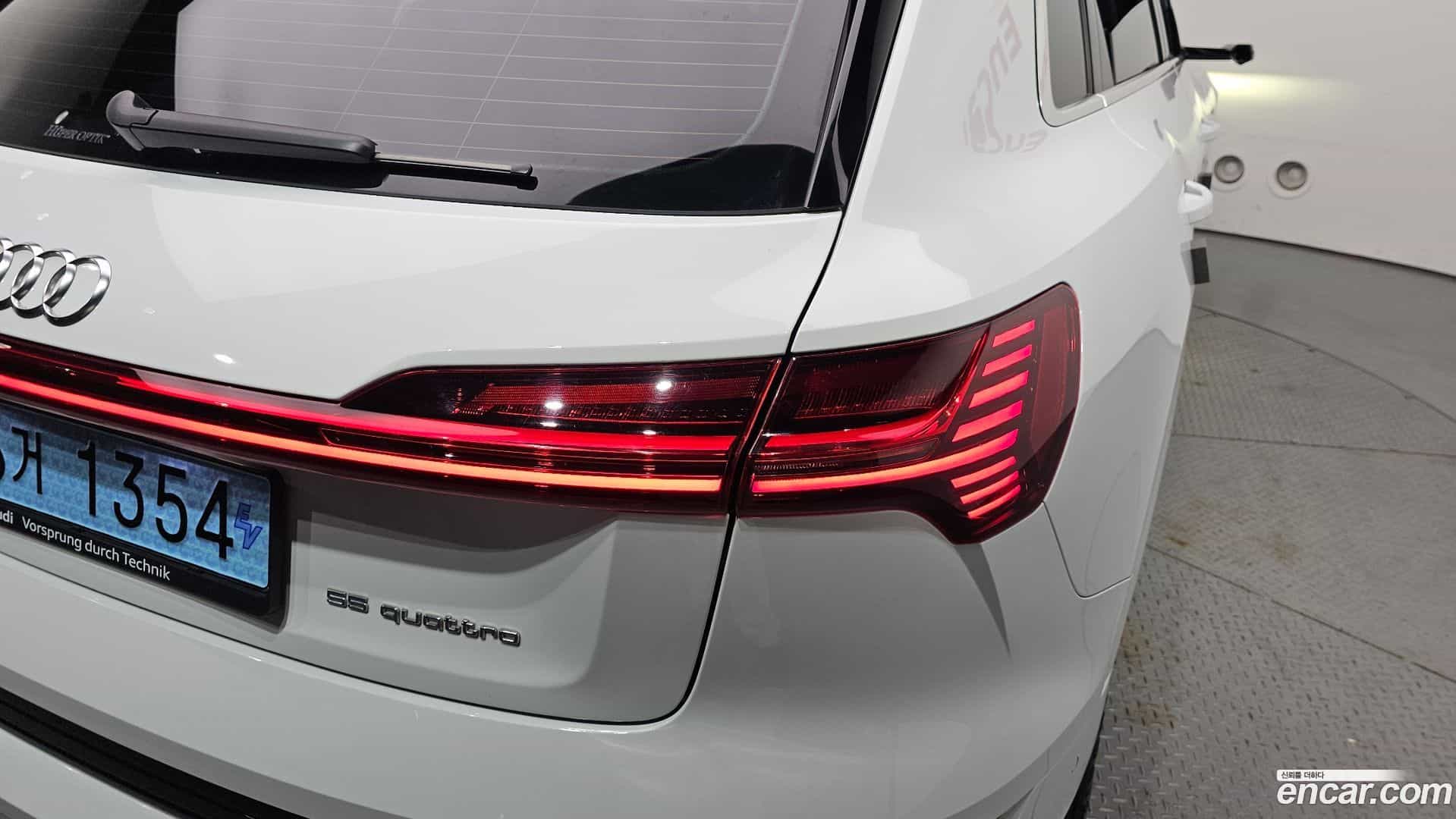 e-tron Audi 2021.9-OUTER-033