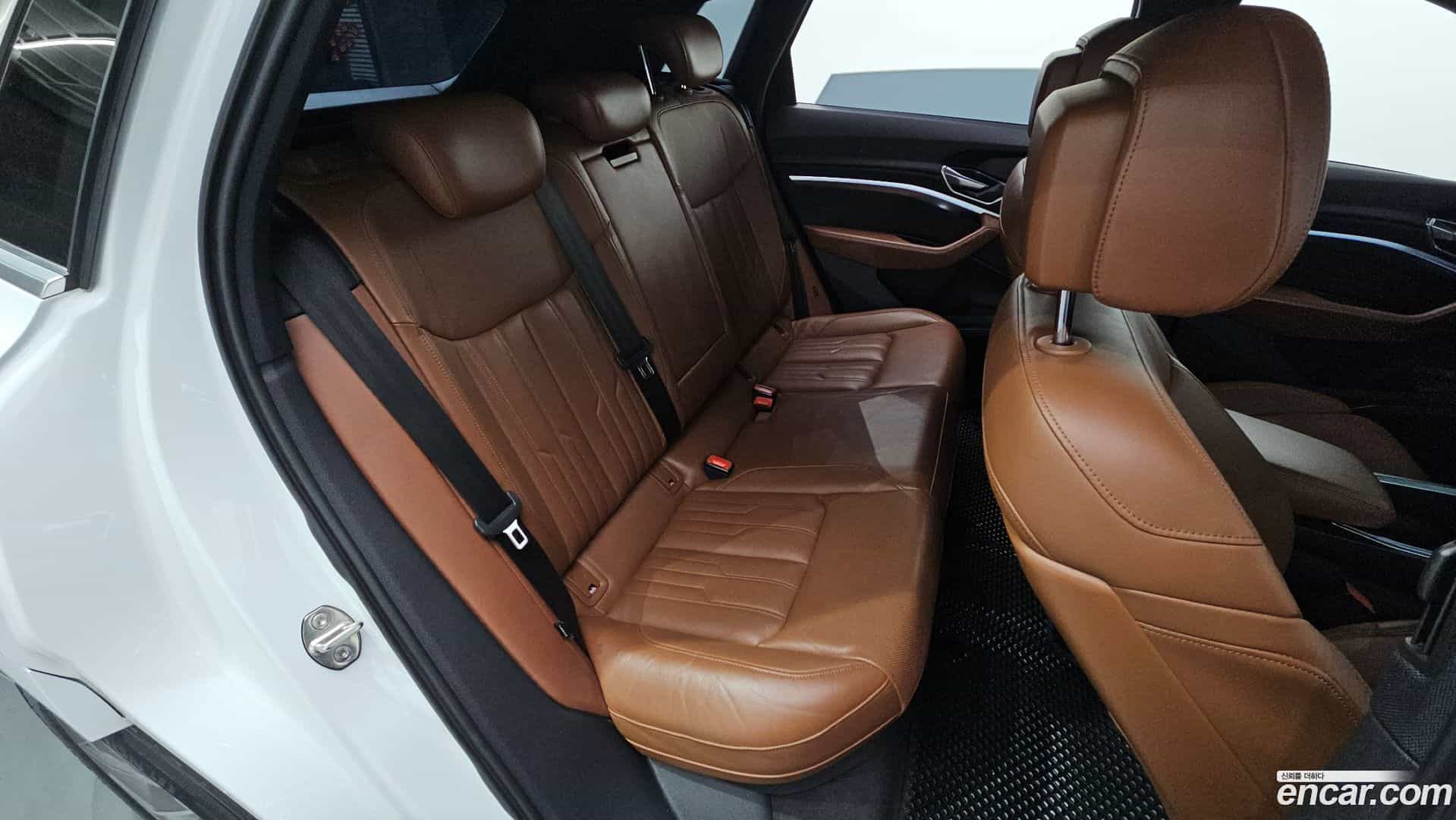 e-tron Audi 2021.9-OPTION-041