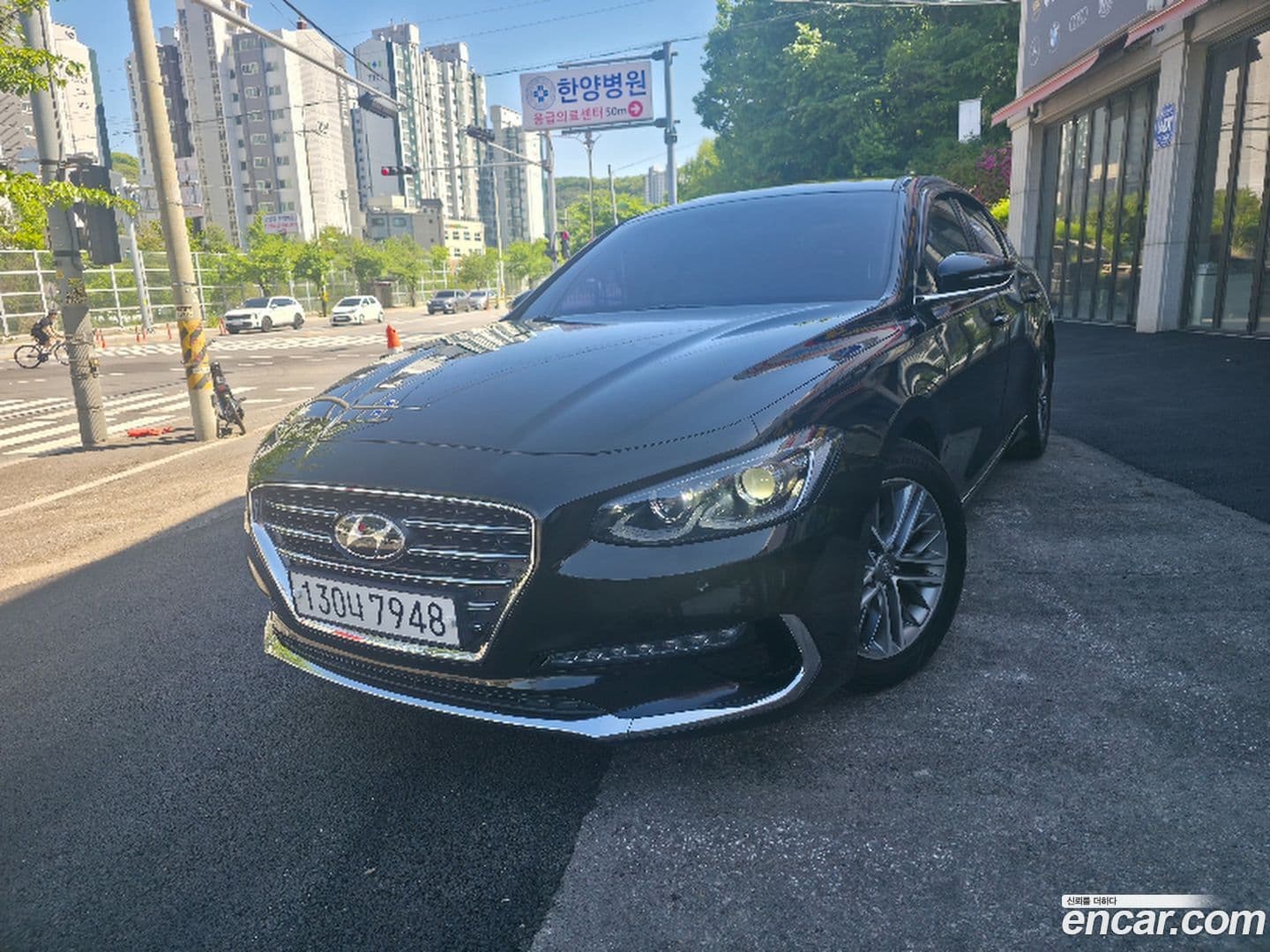 Main__Slider__Photo:Grandeur Hyundai 2018.8-0
