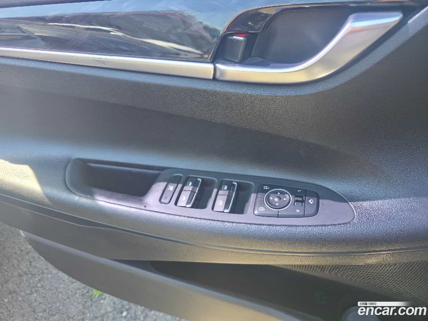 Grandeur Hyundai 2018.8-OPTION-016