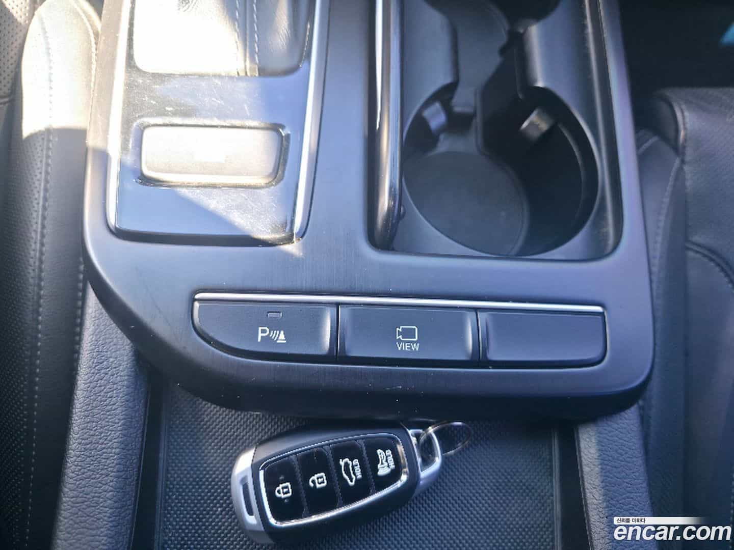 Grandeur Hyundai 2018.8-OPTION-018