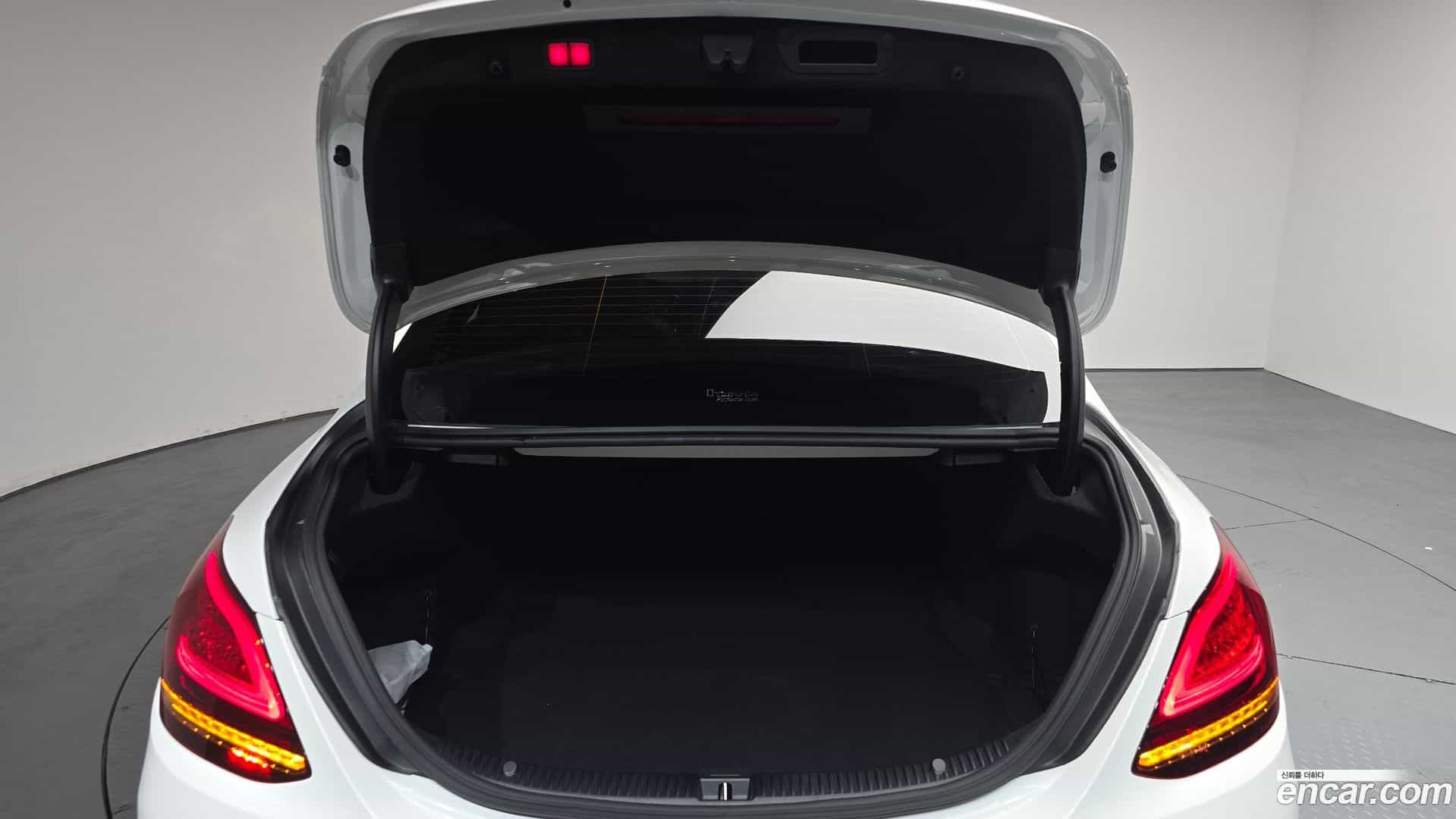 C-Class Mercedes-Benz 2021.5-OPTION-042