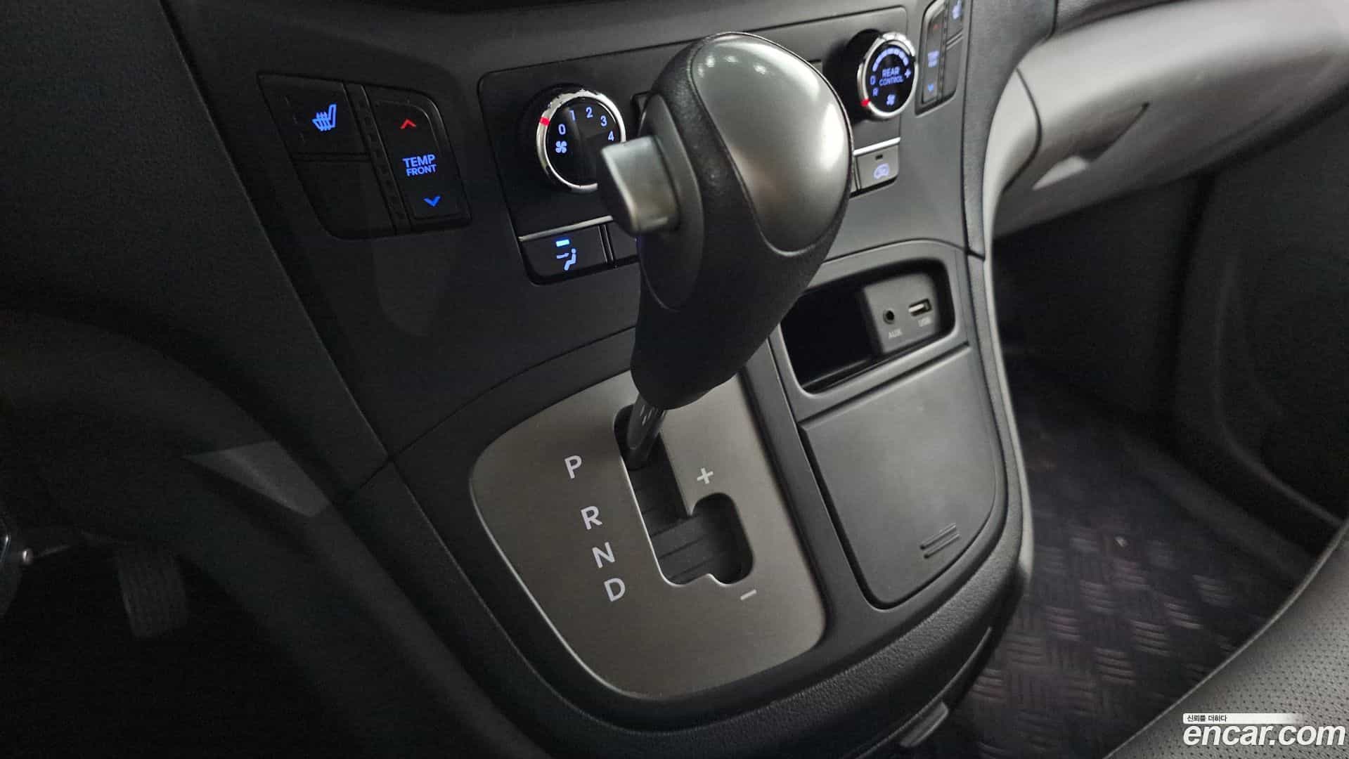 Starex Hyundai 2019.3-INNER-009