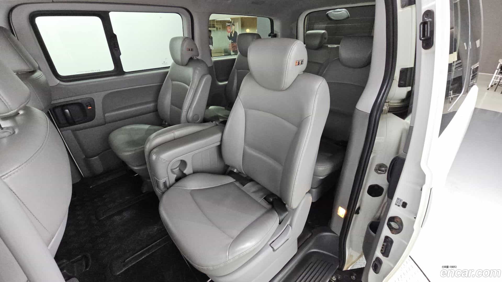 Starex Hyundai 2019.3-OPTION-015