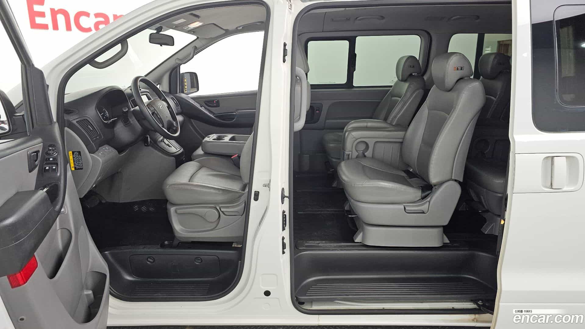 Starex Hyundai 2019.3-OPTION-023