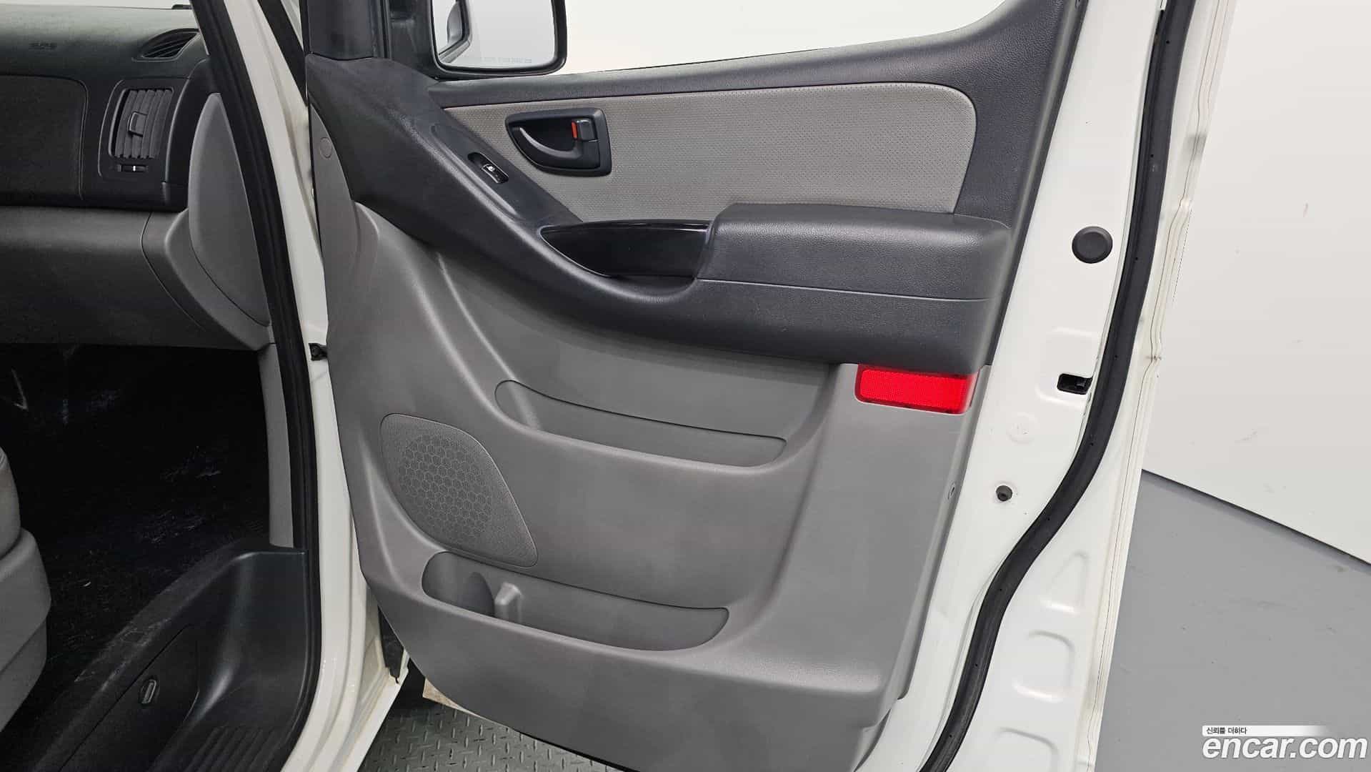 Starex Hyundai 2019.3-INNER-035