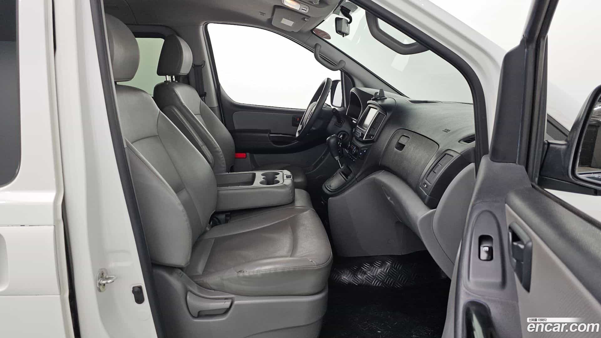 Starex Hyundai 2019.3-INNER-036