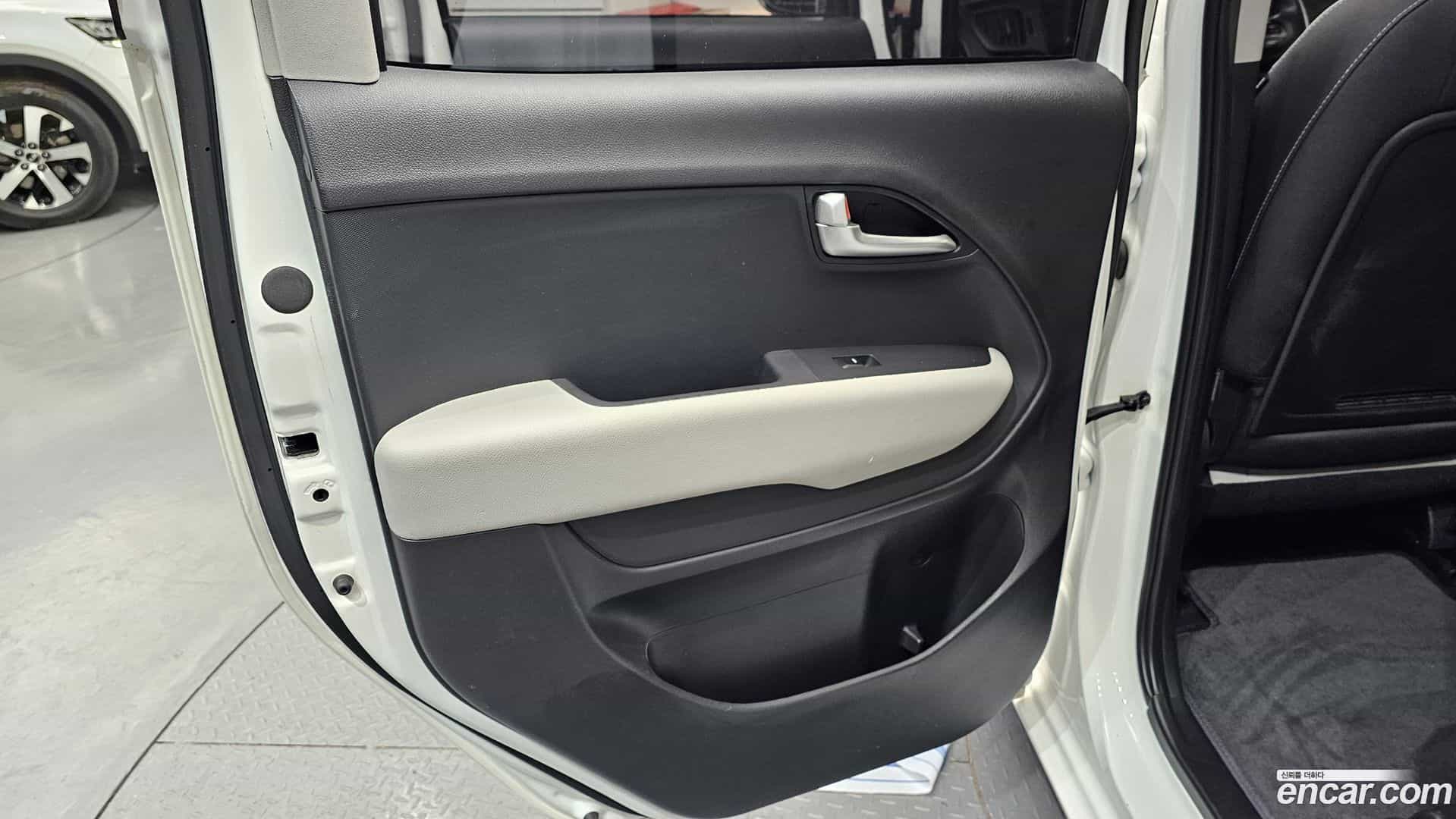 RAY Kia 2023.11-INNER-035
