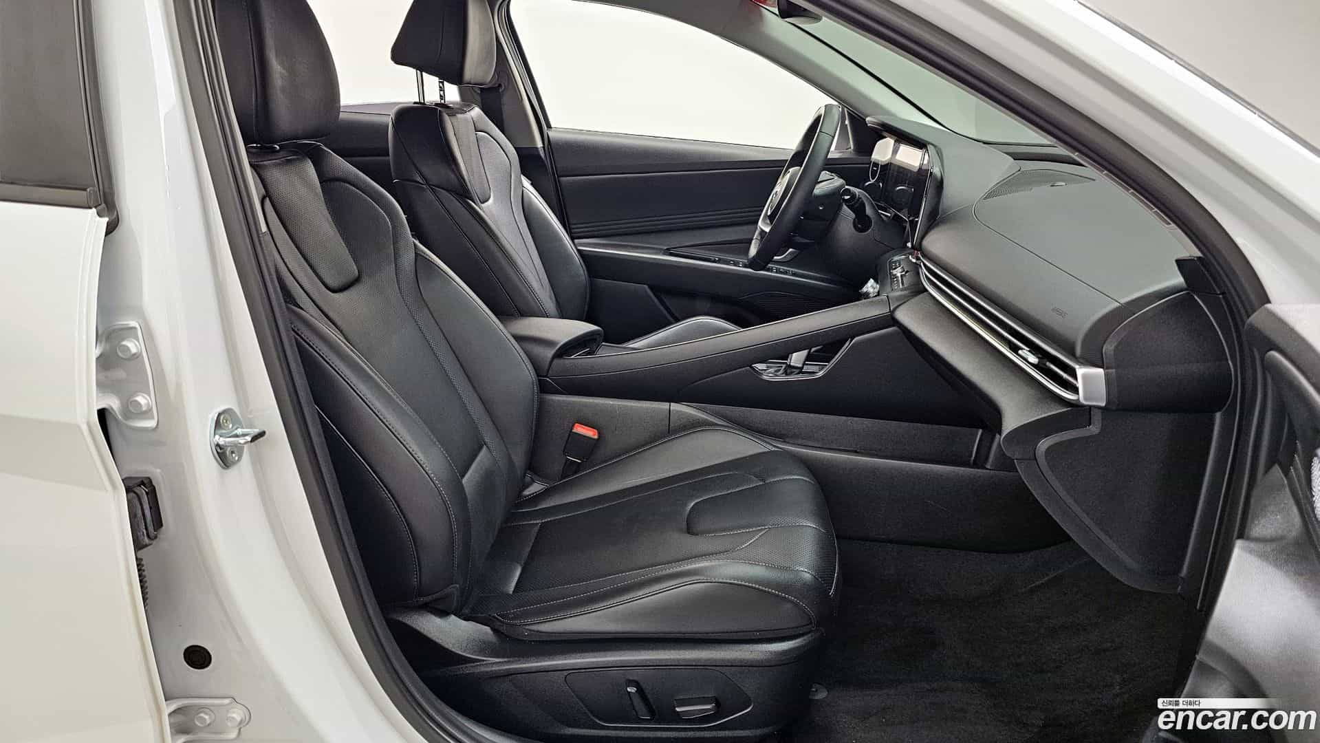 AVANTE Hyundai 2023.1-OPTION-015