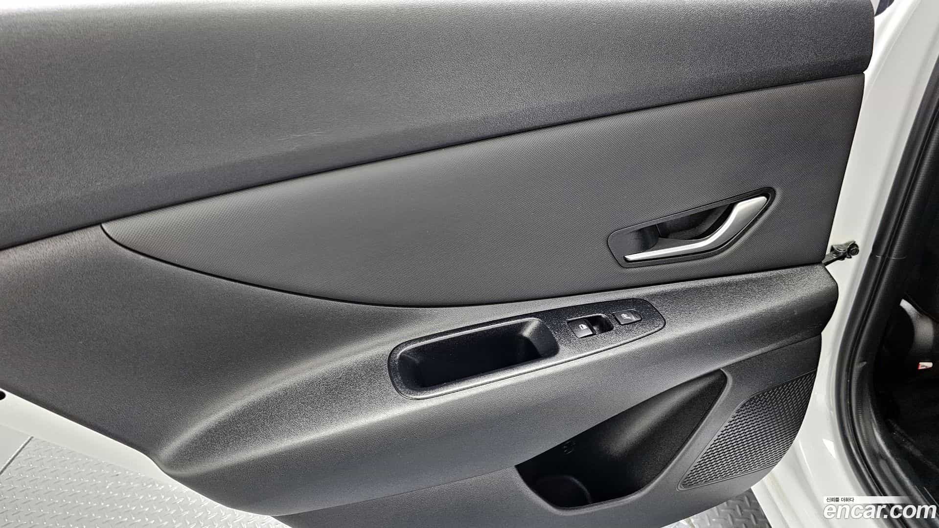 AVANTE Hyundai 2023.1-INNER-035