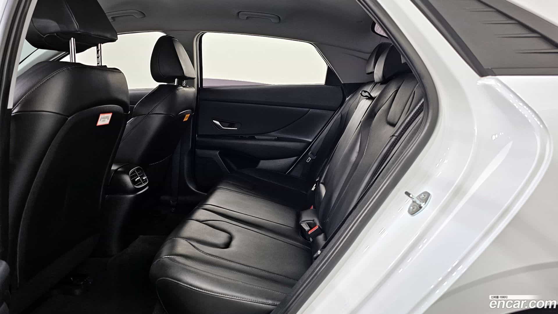 AVANTE Hyundai 2023.1-INNER-036