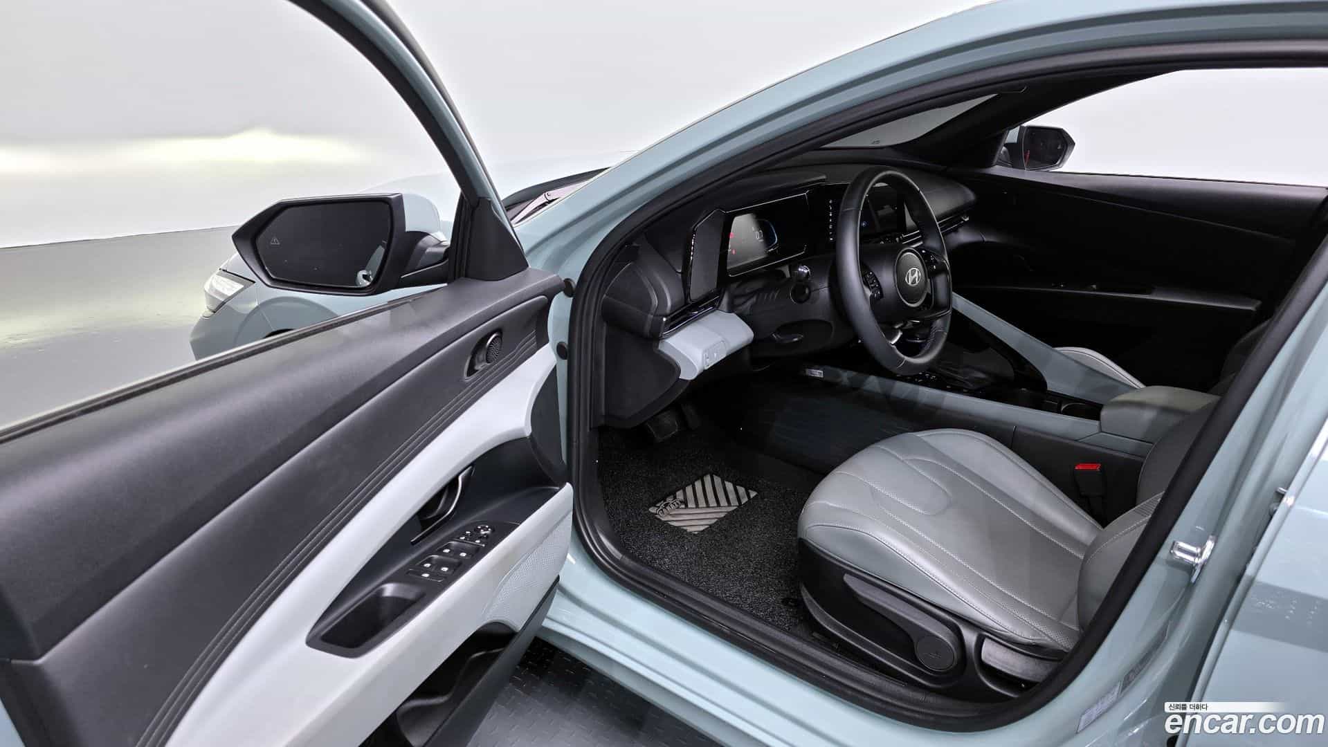 AVANTE Hyundai 2025.1-INNER-010