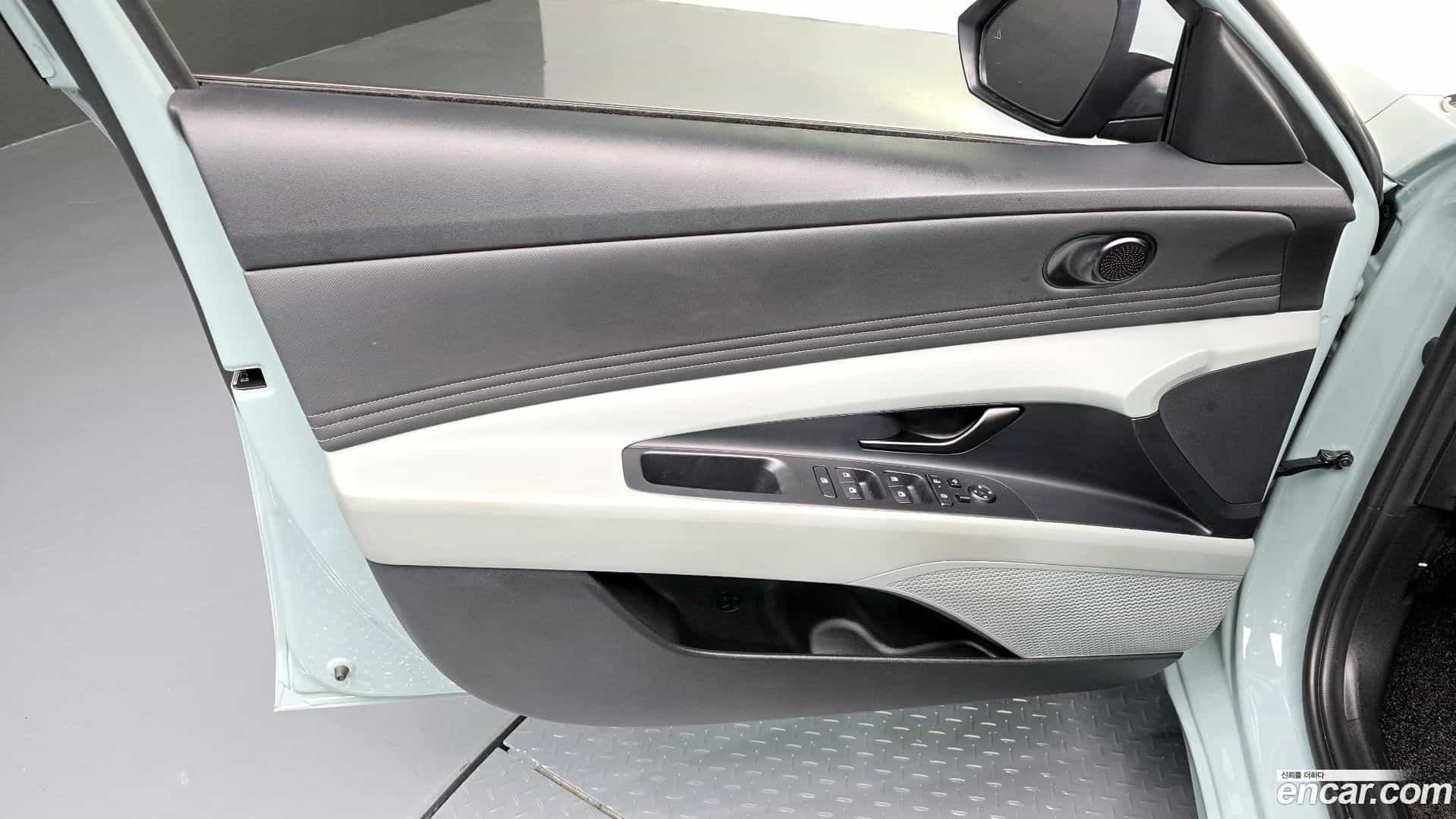 AVANTE Hyundai 2025.1-INNER-034