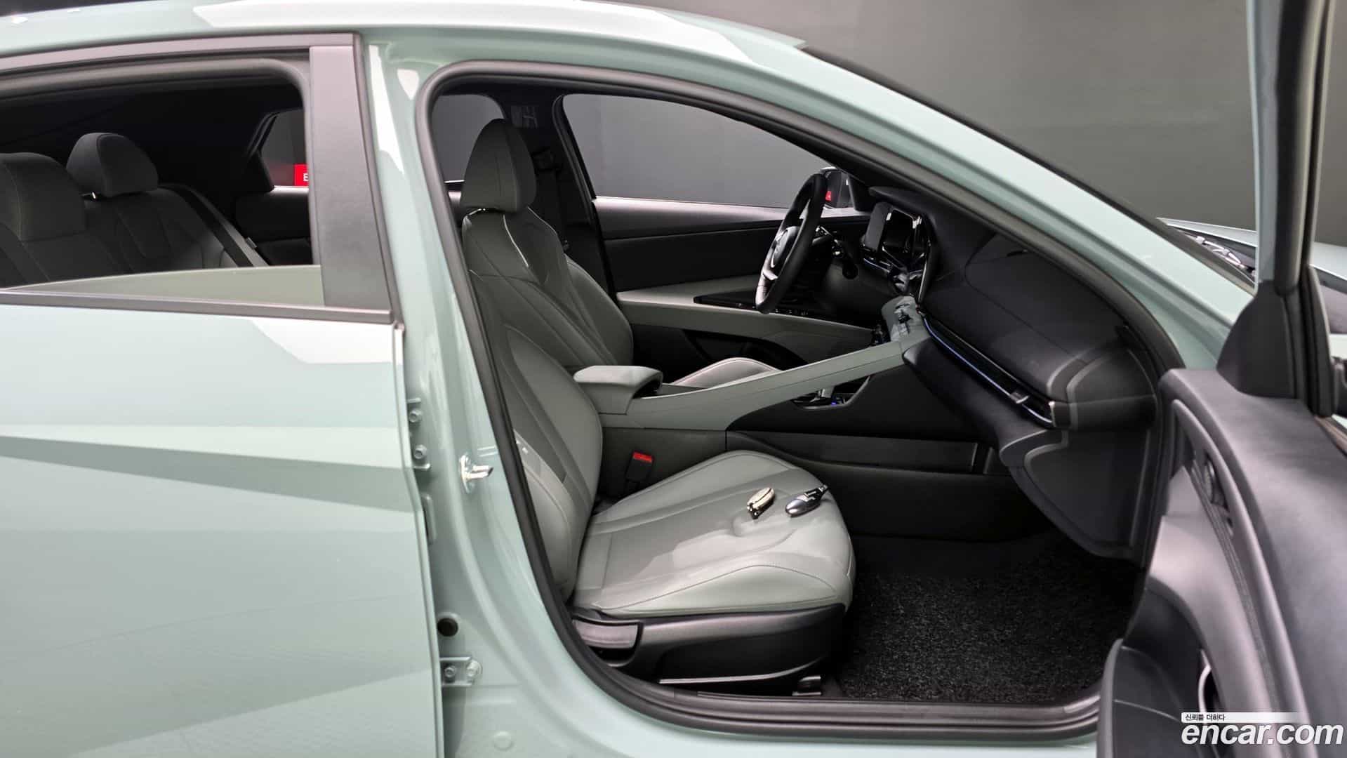 AVANTE Hyundai 2025.1-INNER-036