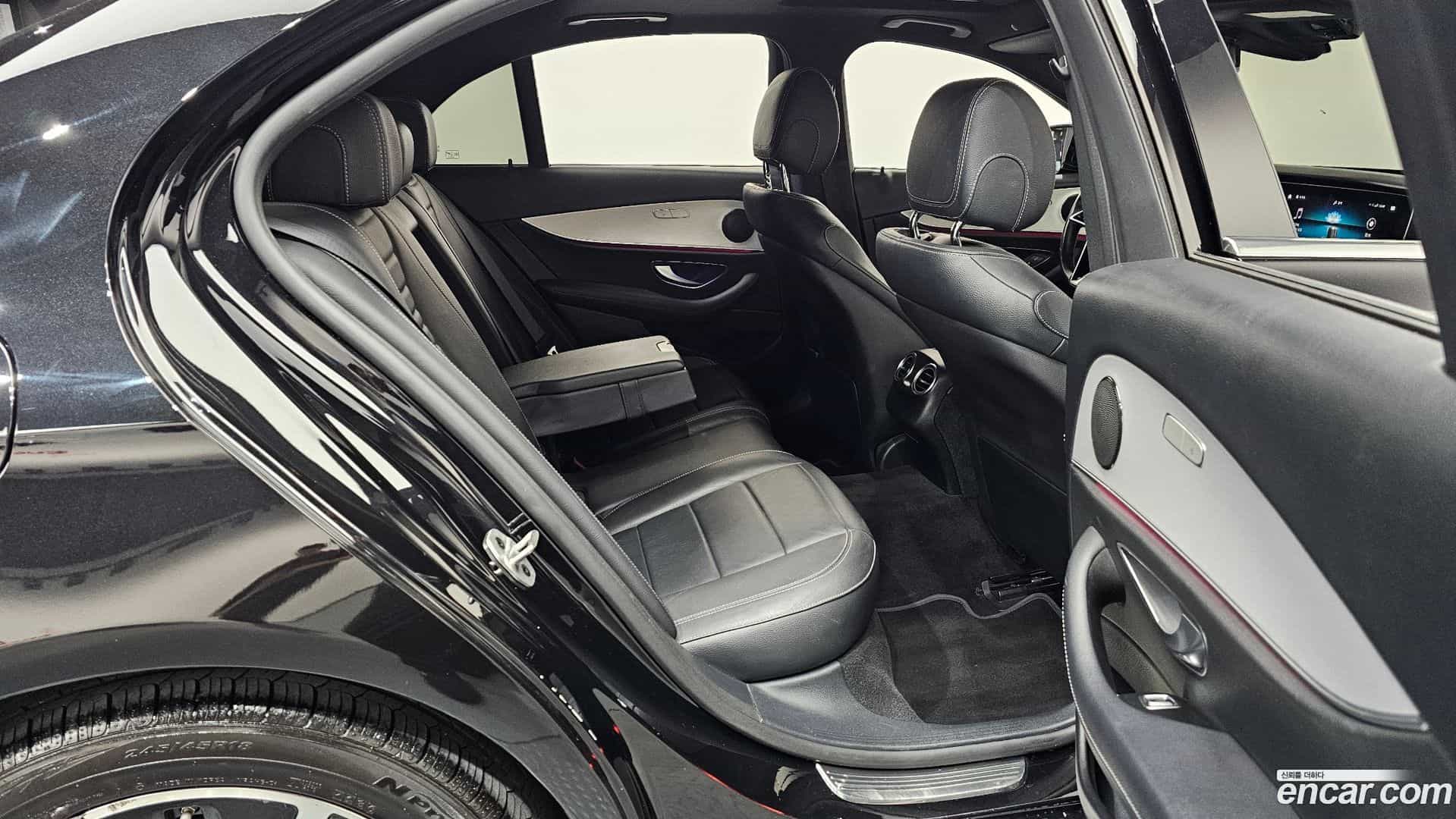 E-Class Mercedes-Benz 2021.4-OPTION-015