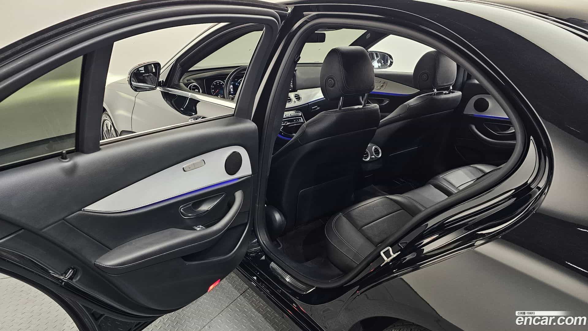 E-Class Mercedes-Benz 2021.4-OPTION-040