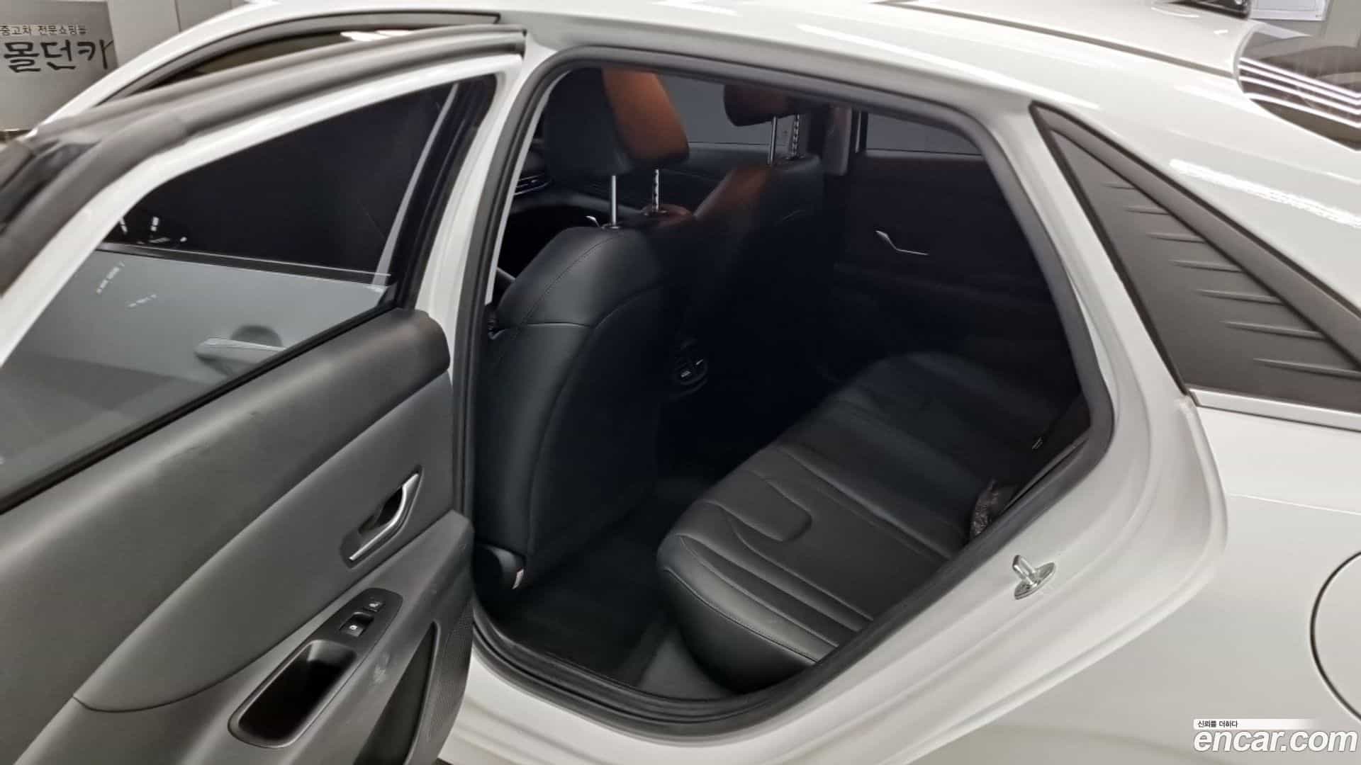 AVANTE Hyundai 2021.2-OPTION-015