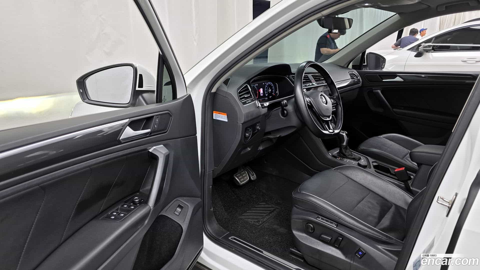 Tiguan Volkswagen 2020.6-INNER-010