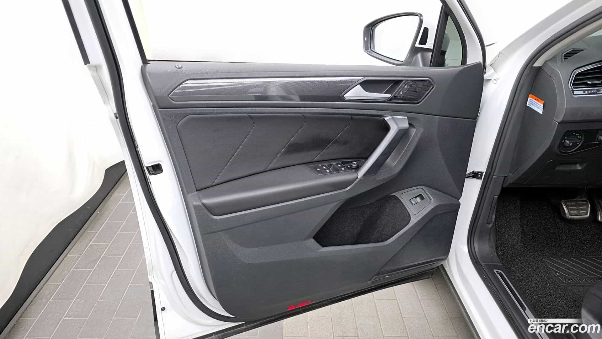 Tiguan Volkswagen 2020.6-INNER-034