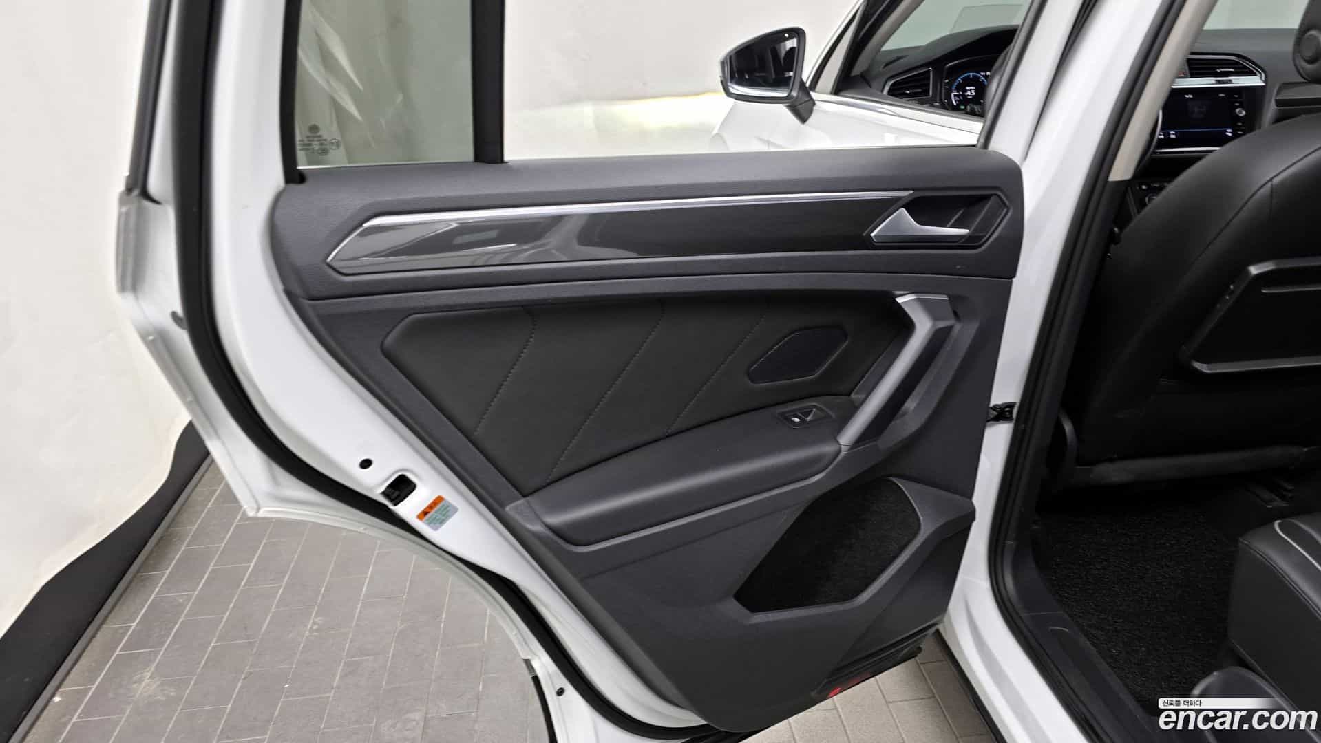 Tiguan Volkswagen 2020.6-INNER-035
