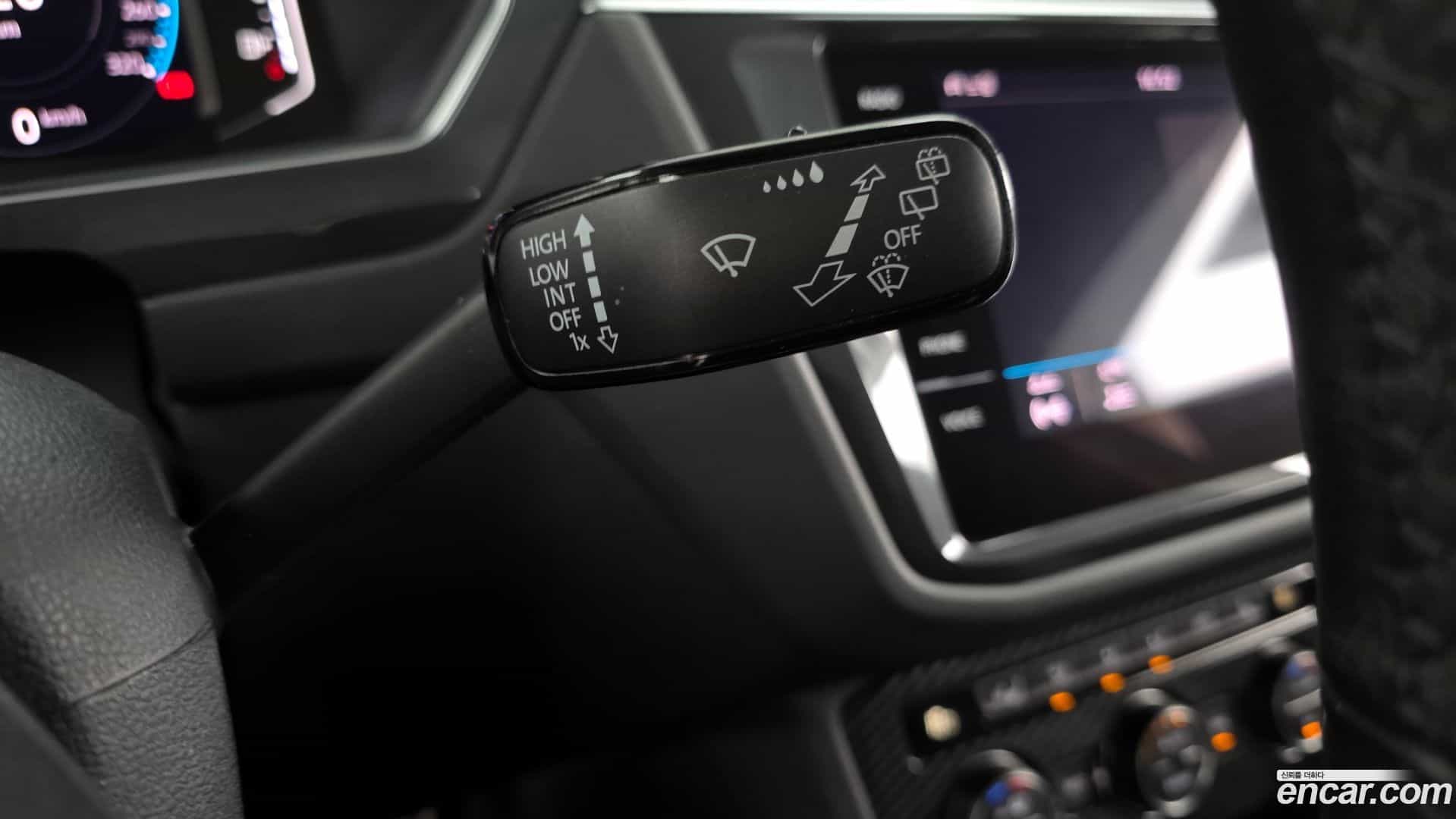 Tiguan Volkswagen 2020.6-OPTION-040