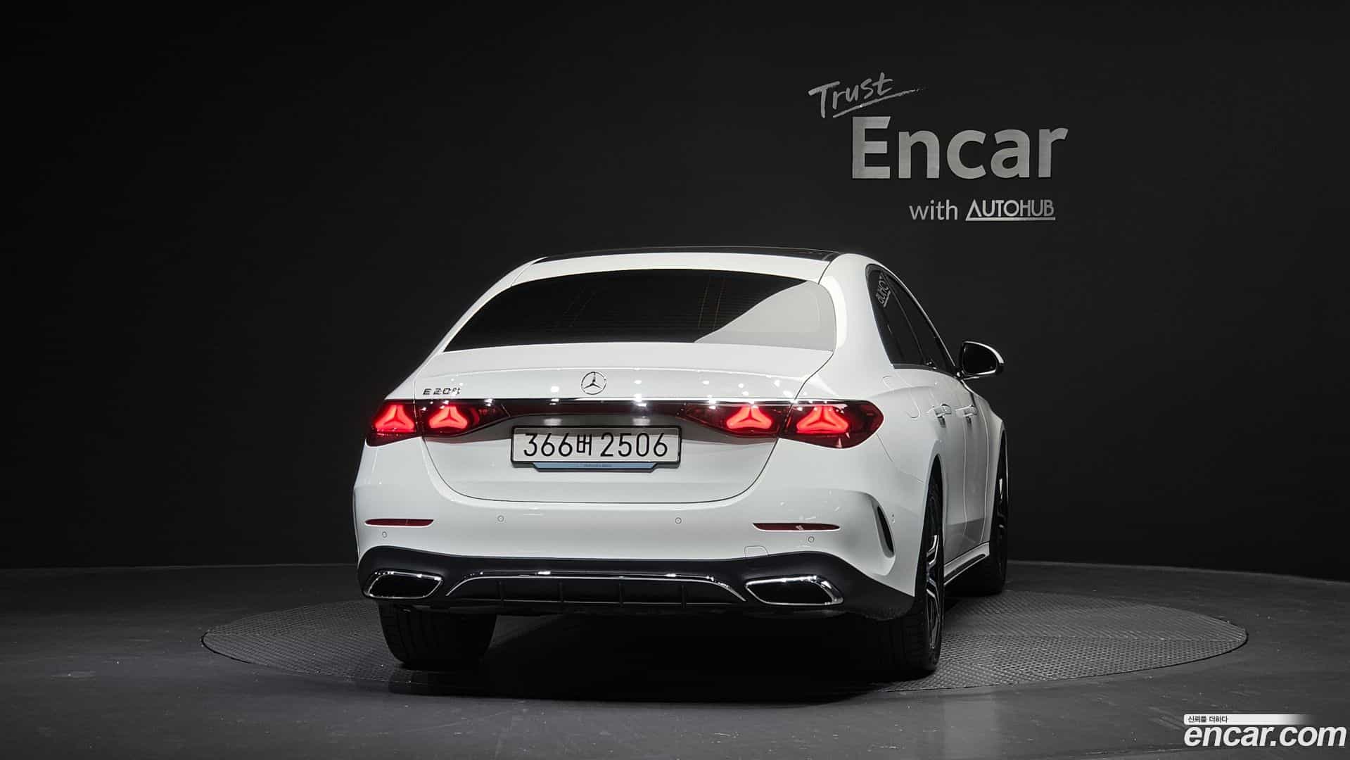E-Class Mercedes-Benz 2025.9-OUTER-004