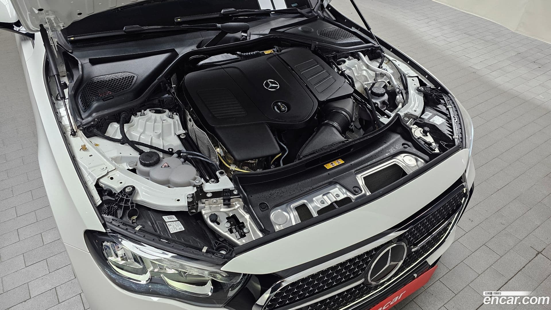Main__Slider__Photo:E-Class Mercedes-Benz 2025.9-5