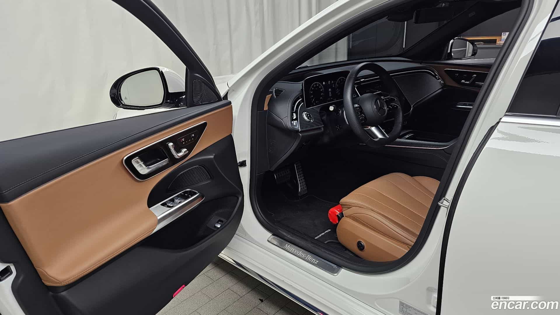 E-Class Mercedes-Benz 2025.9-INNER-010