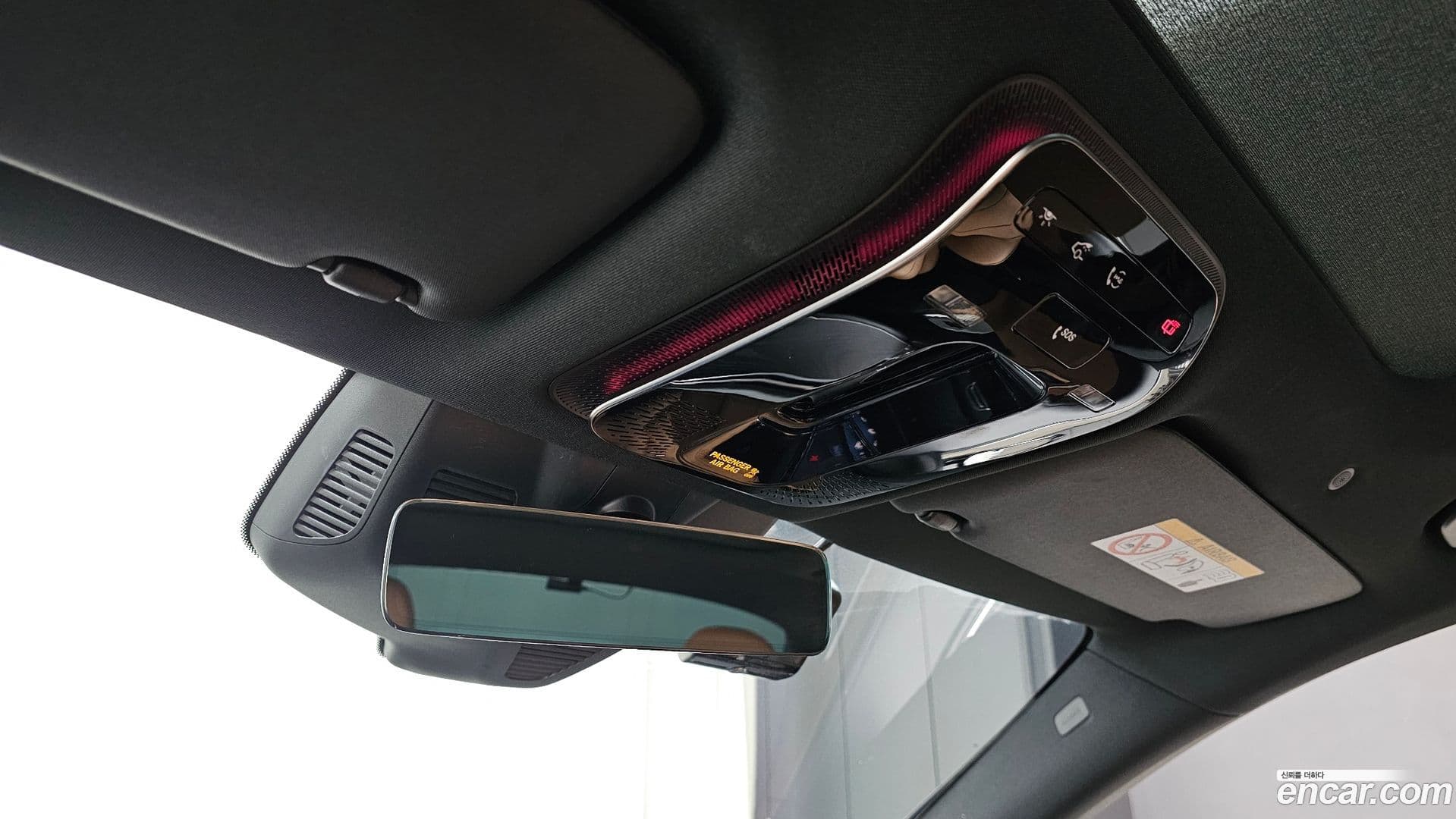 Main__Slider__Photo:E-Class Mercedes-Benz 2025.9-17