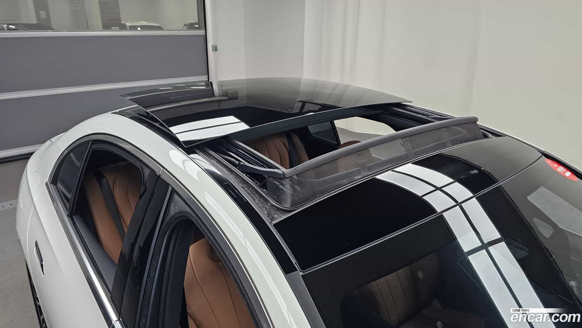 E-Class Mercedes-Benz 2025.9-OPTION-024