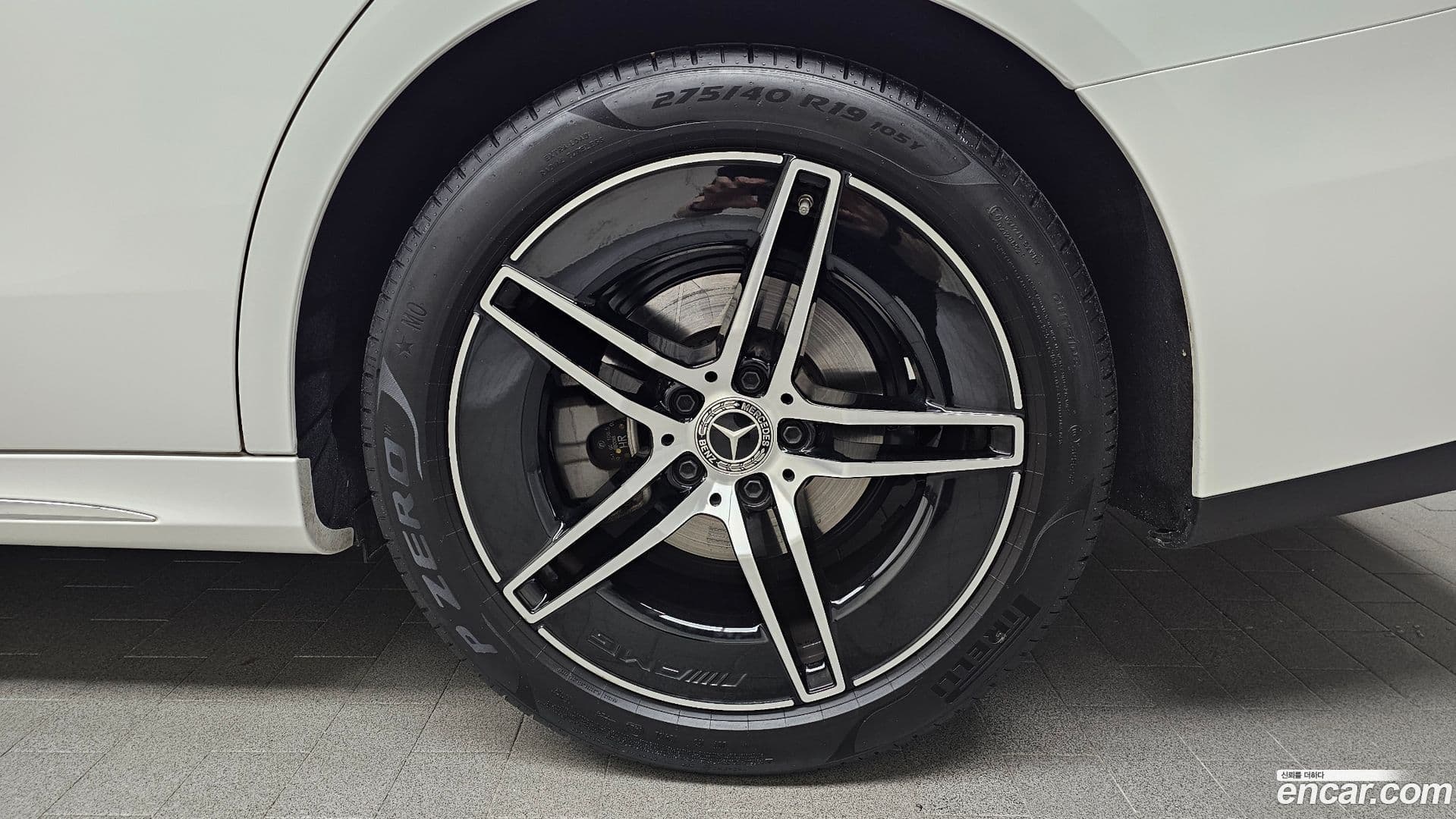 Main__Slider__Photo:E-Class Mercedes-Benz 2025.9-20