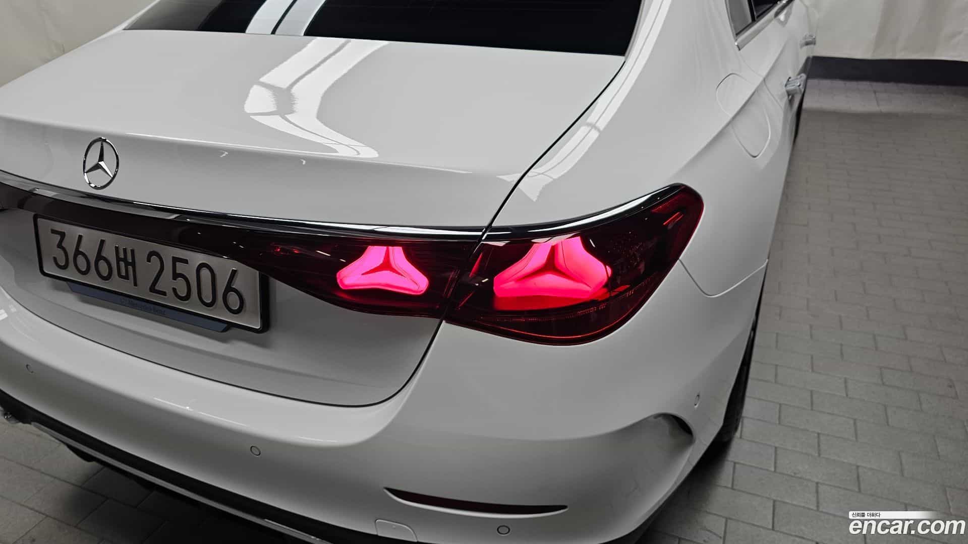 E-Class Mercedes-Benz 2025.9-OUTER-033