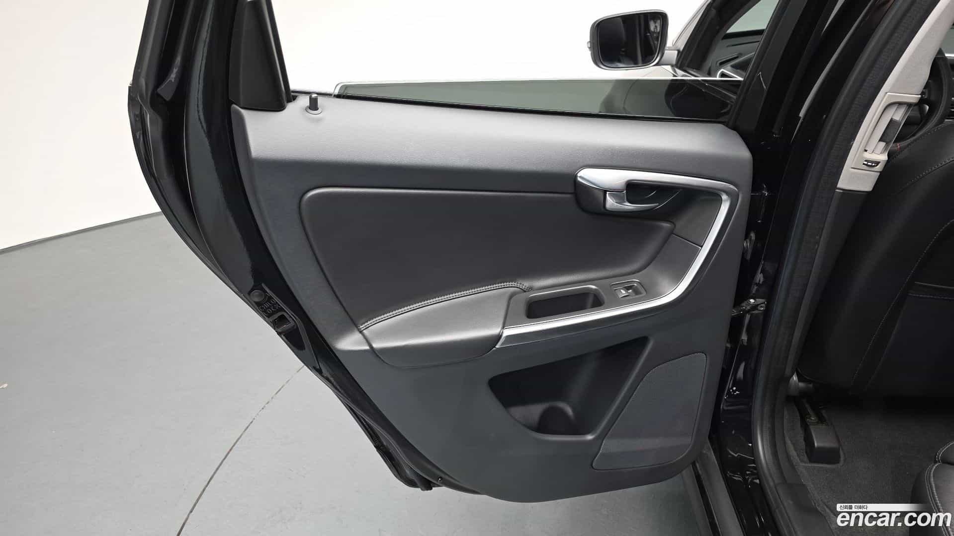 XC60 Volvo 2017.3-INNER-035
