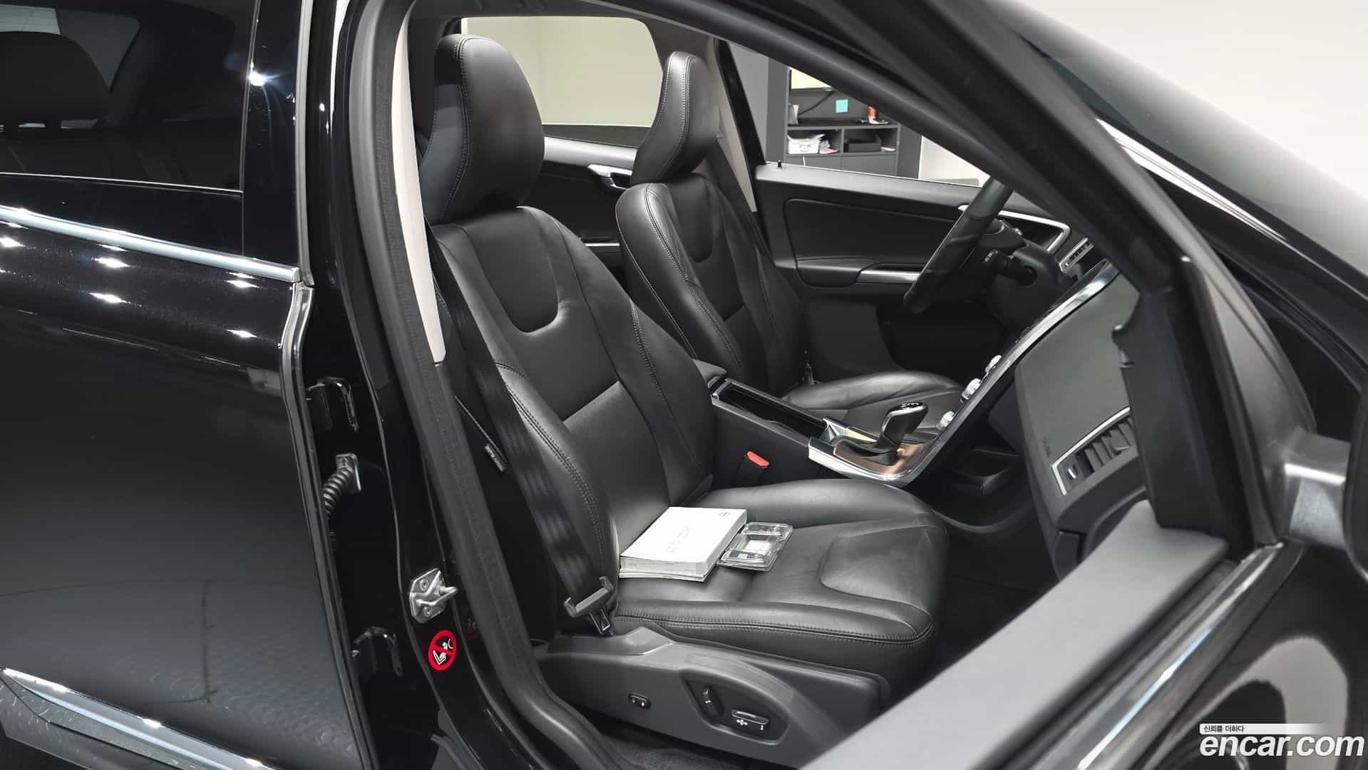 XC60 Volvo 2017.3-INNER-036