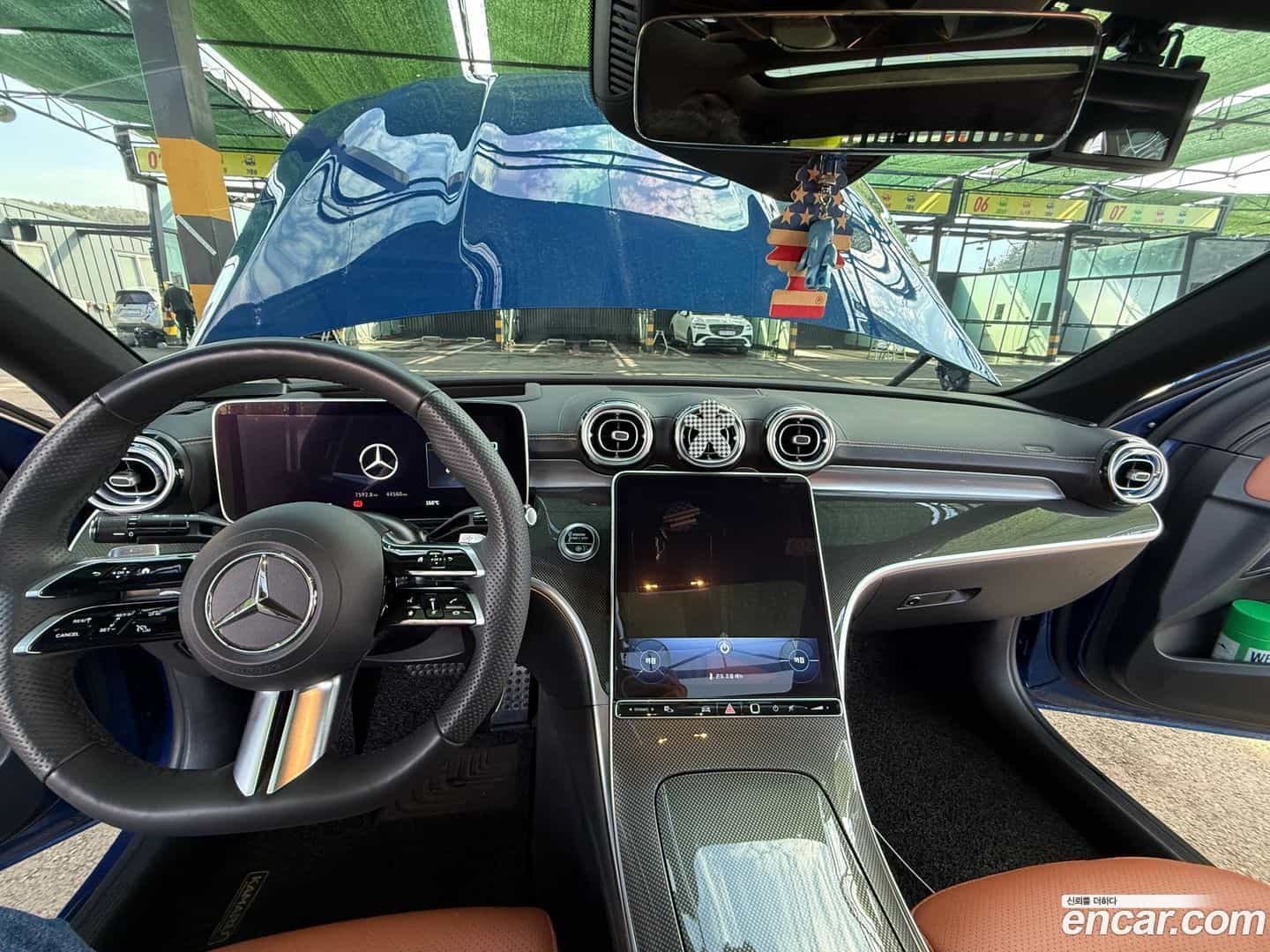 C-Class Mercedes-Benz 2022.3-INNER-008