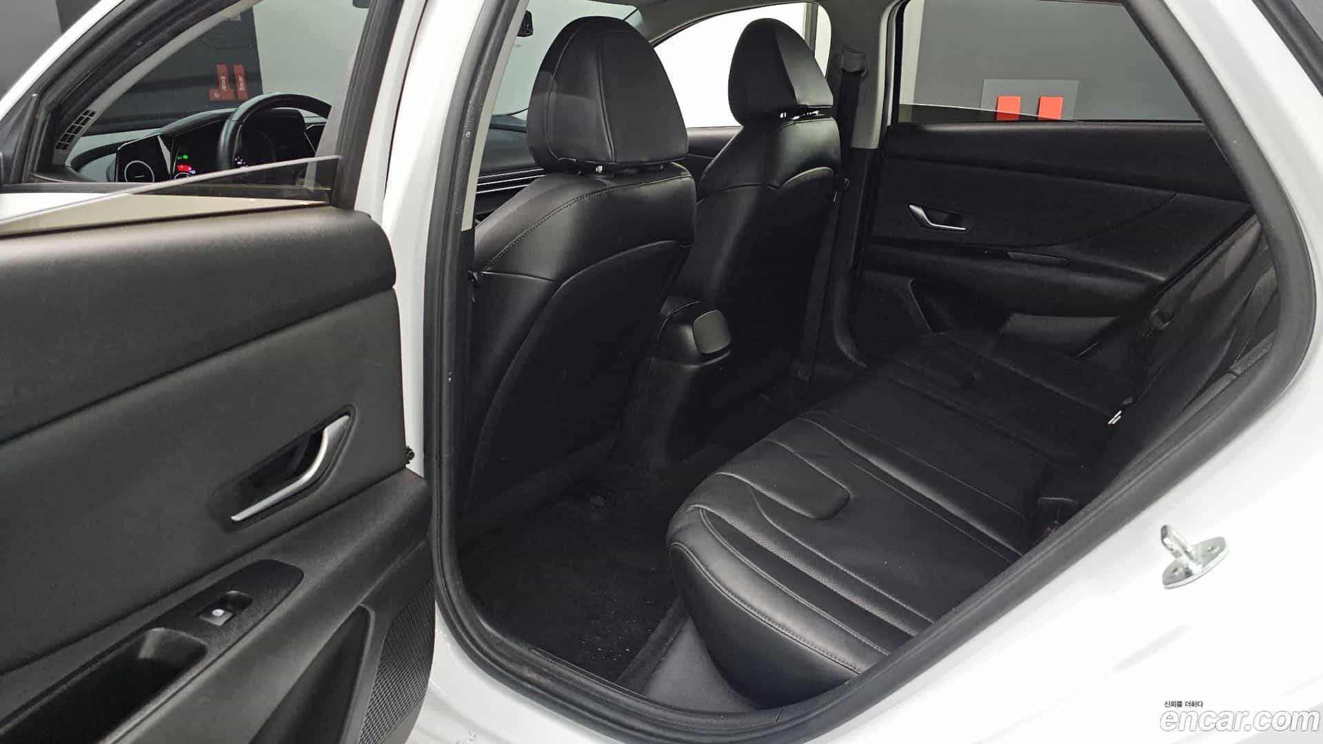 AVANTE Hyundai 2020.8-OPTION-016
