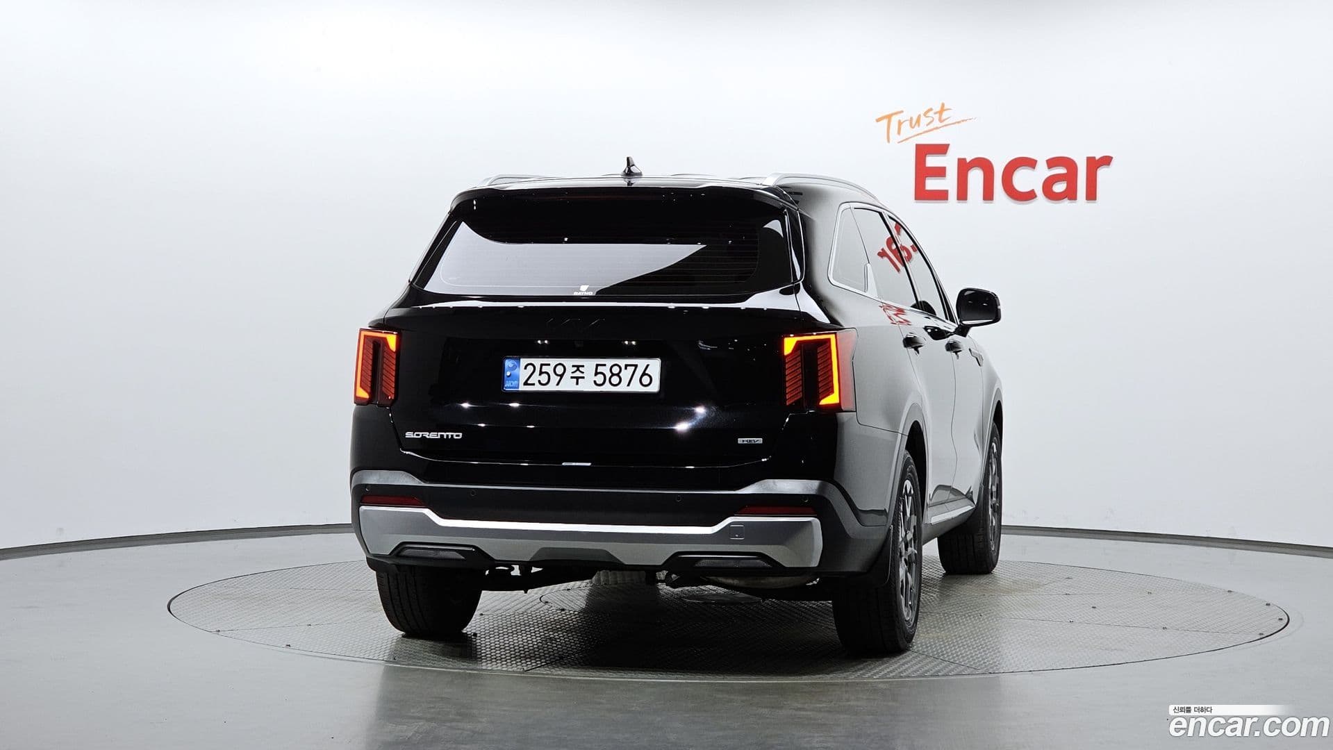 Main__Slider__Photo:Sorento Kia 2023.9-3