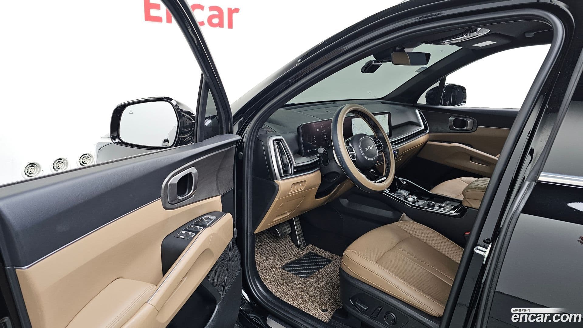 Main__Slider__Photo:Sorento Kia 2023.9-9
