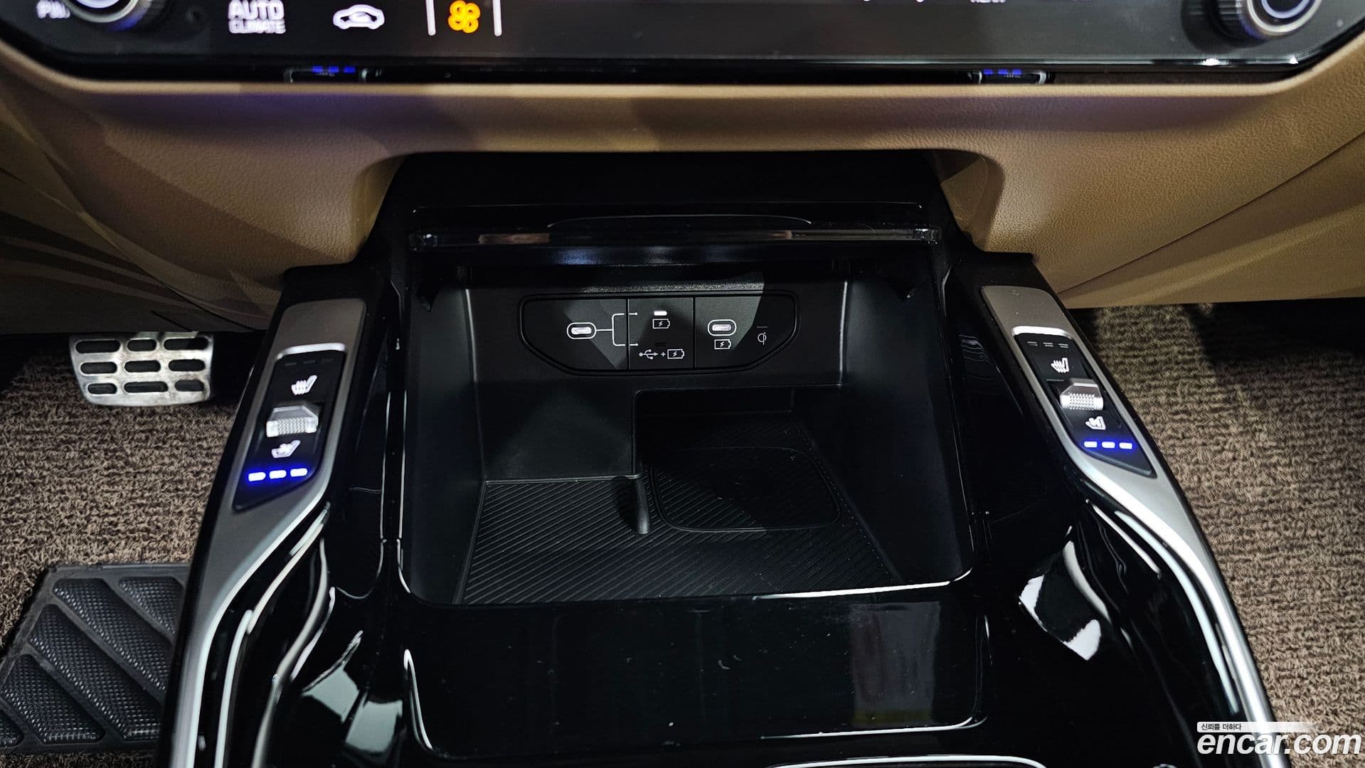 Main__Slider__Photo:Sorento Kia 2023.9-17