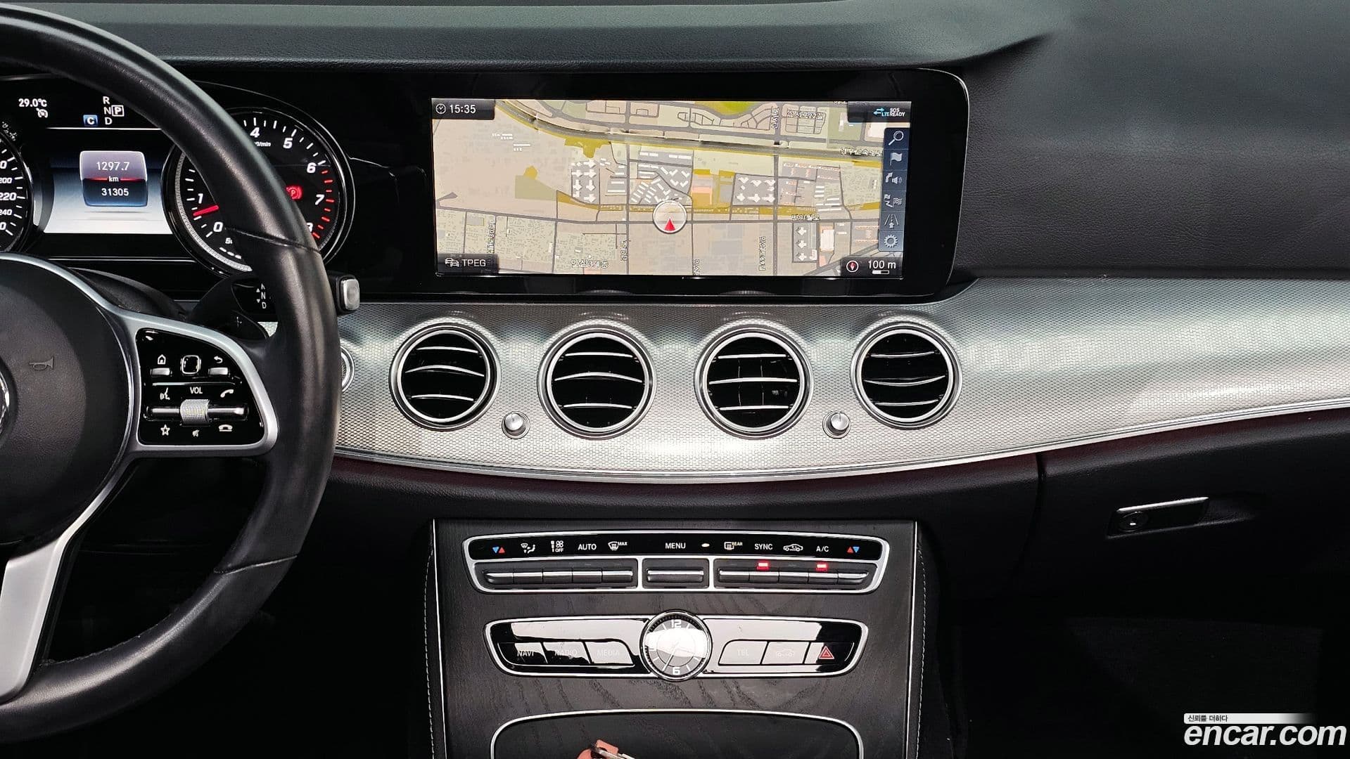 Main__Slider__Photo:E-Class Mercedes-Benz 2020.5-13