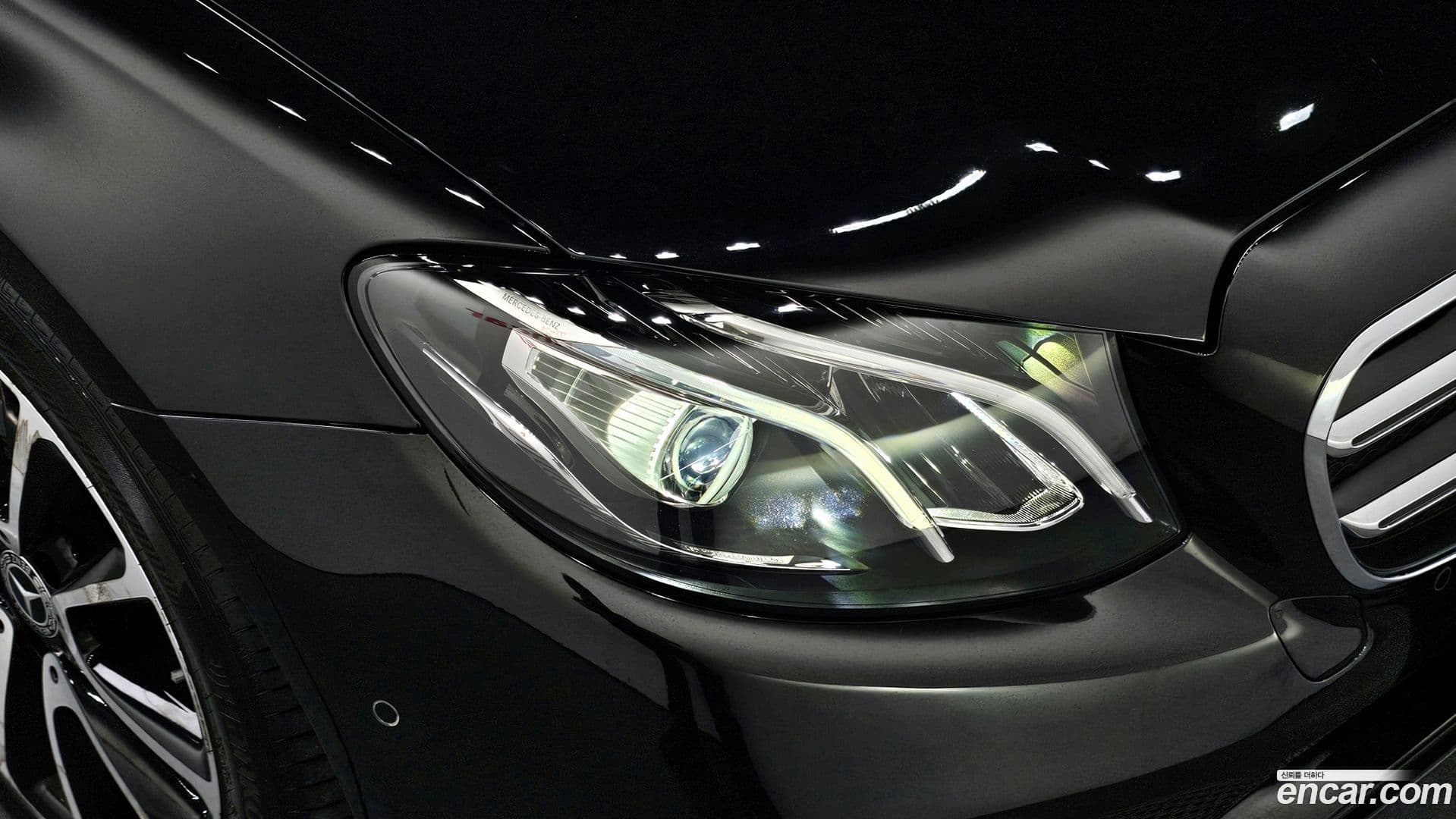 Main__Slider__Photo:E-Class Mercedes-Benz 2020.5-21