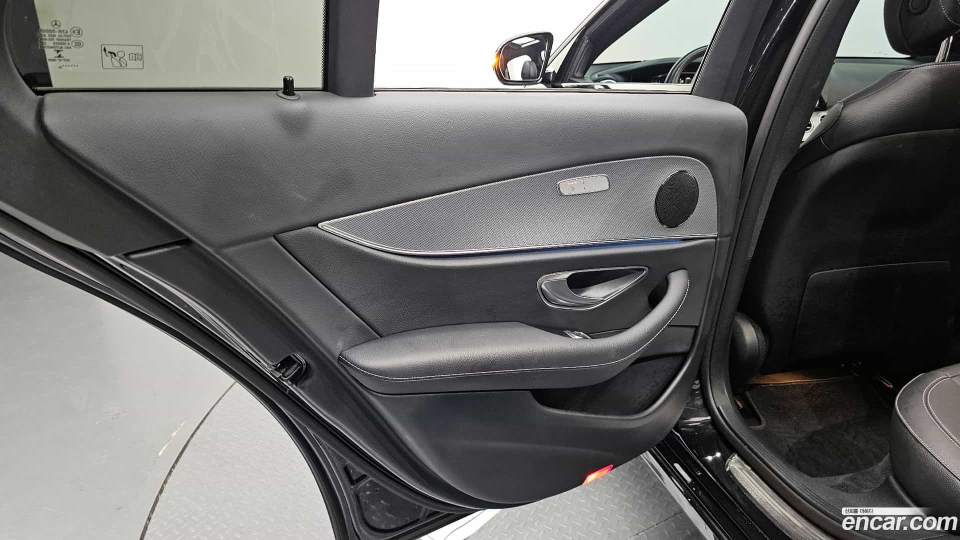 E-Class Mercedes-Benz 2020.5-INNER-035