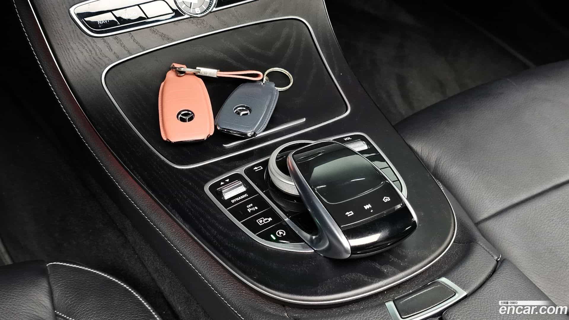 E-Class Mercedes-Benz 2020.5-OPTION-042
