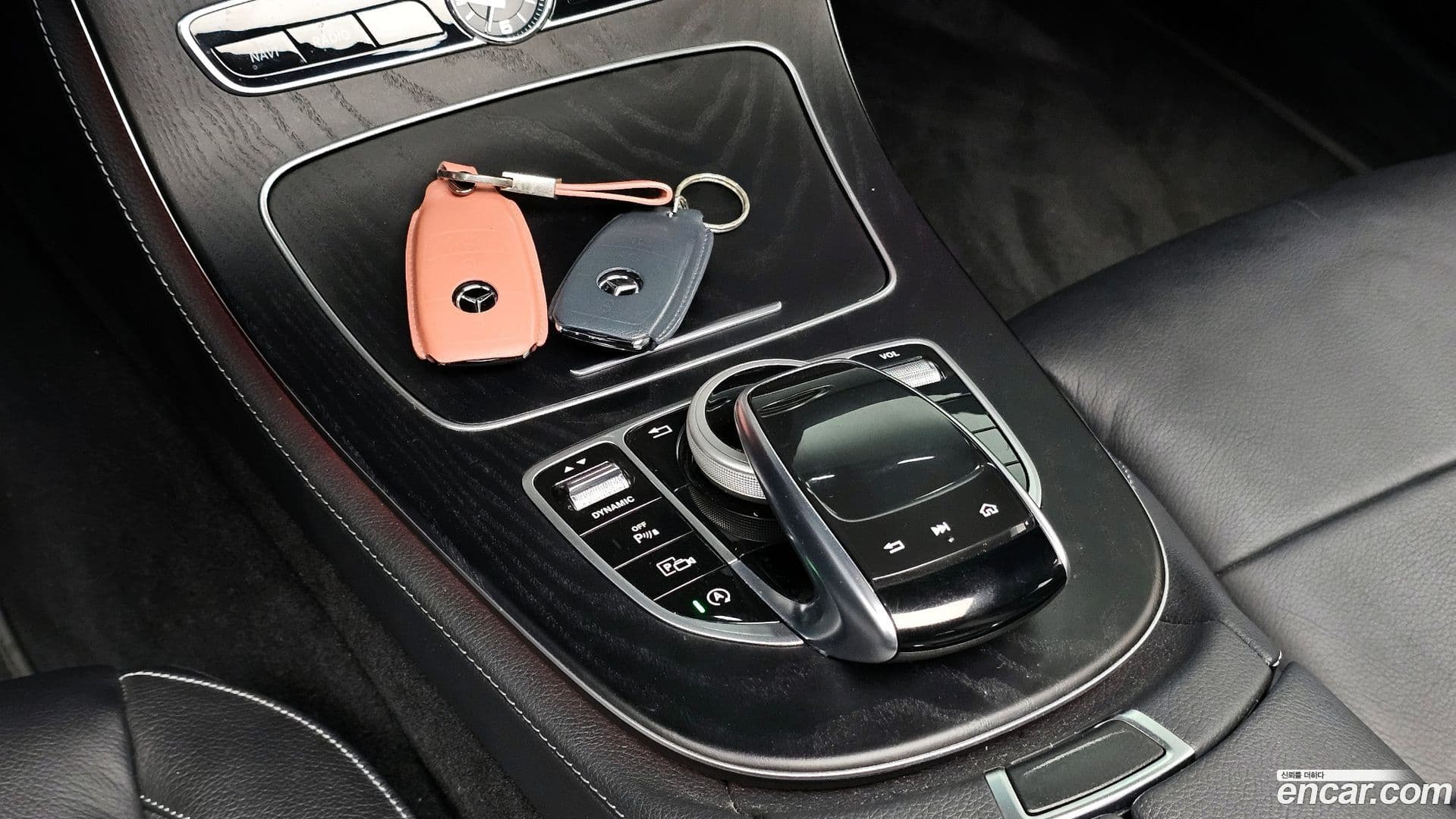 Main__Slider__Photo:E-Class Mercedes-Benz 2020.5-28