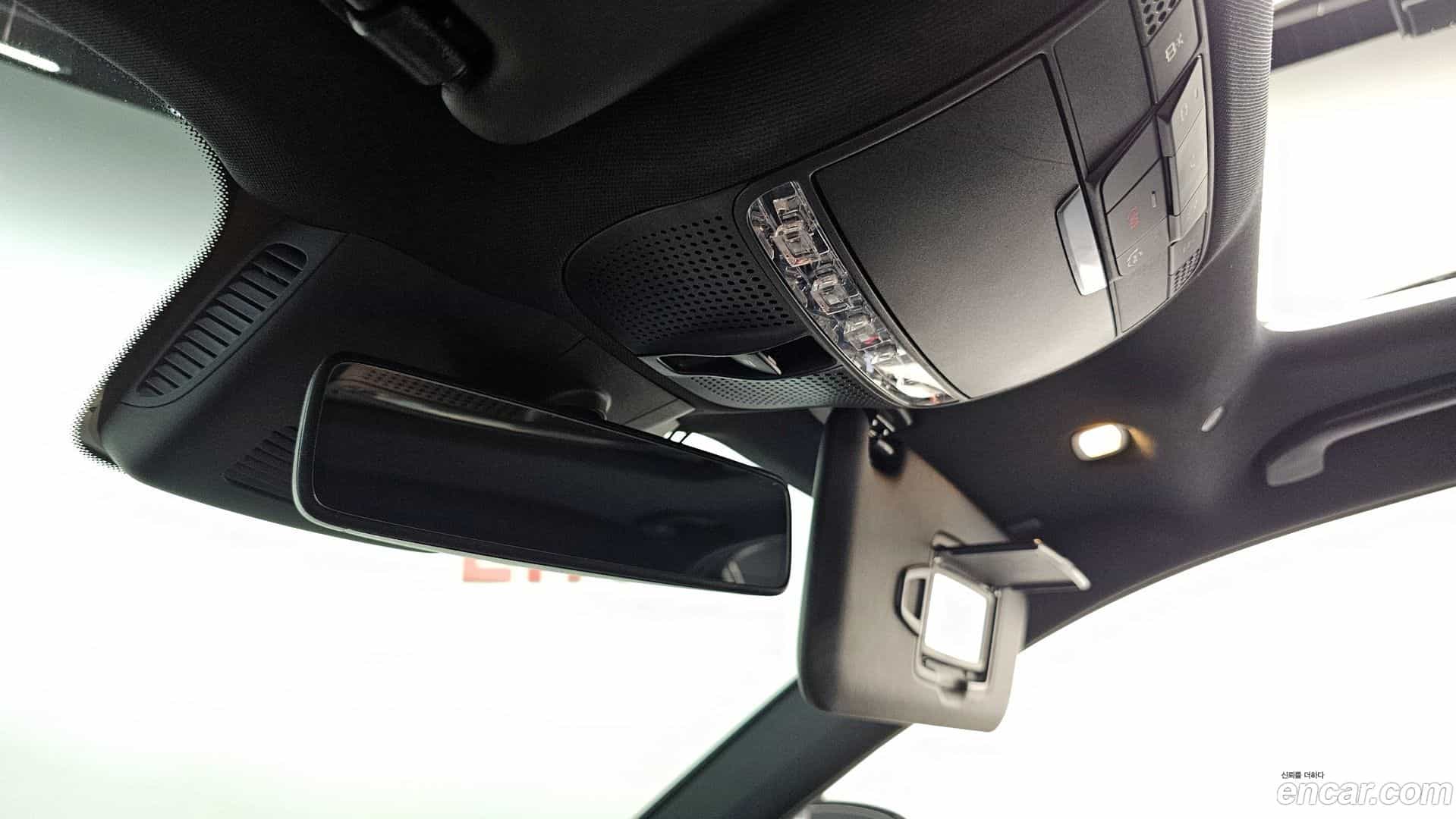 E-Class Mercedes-Benz 2020.5-OPTION-043