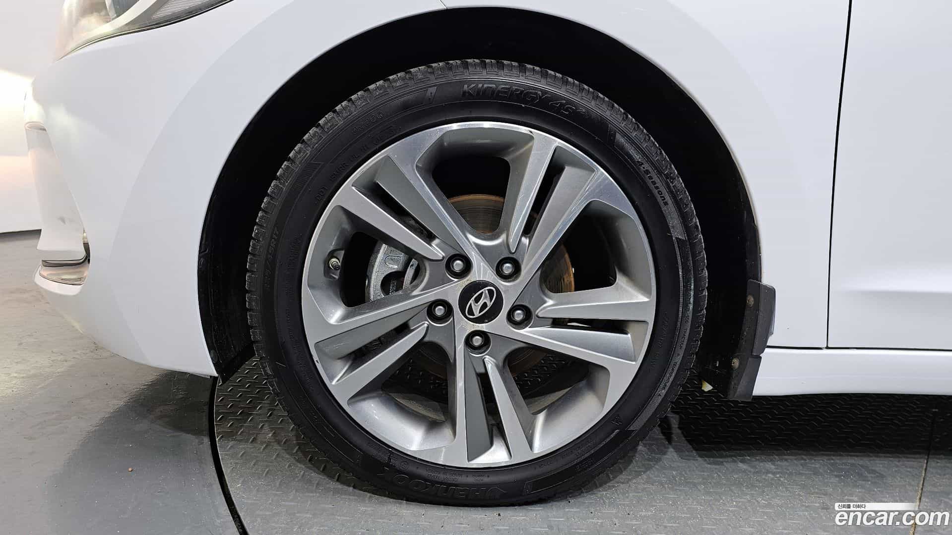 AVANTE Hyundai 2018.7-OUTER-005