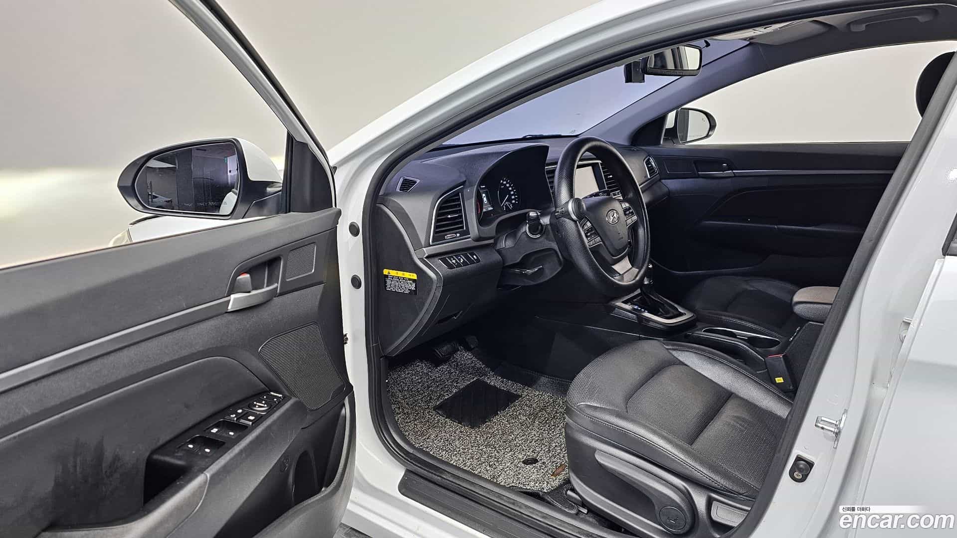AVANTE Hyundai 2018.7-INNER-010