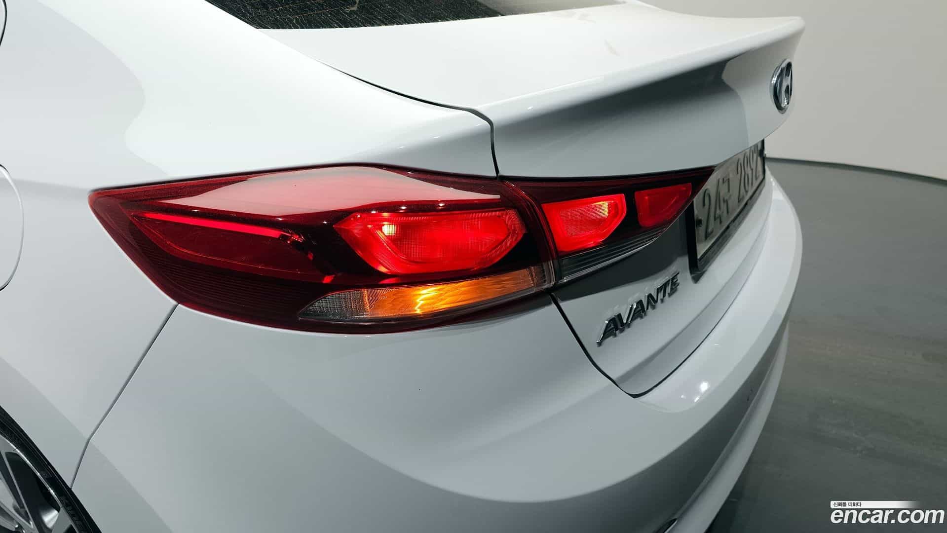 AVANTE Hyundai 2018.7-OUTER-033