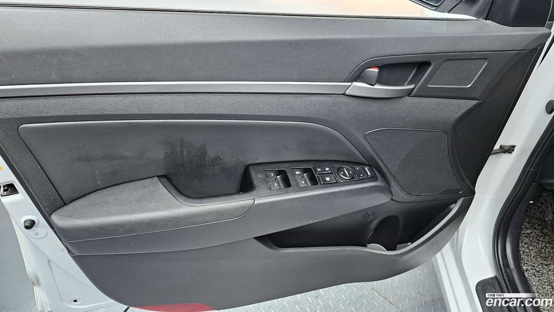 AVANTE Hyundai 2018.7-INNER-034
